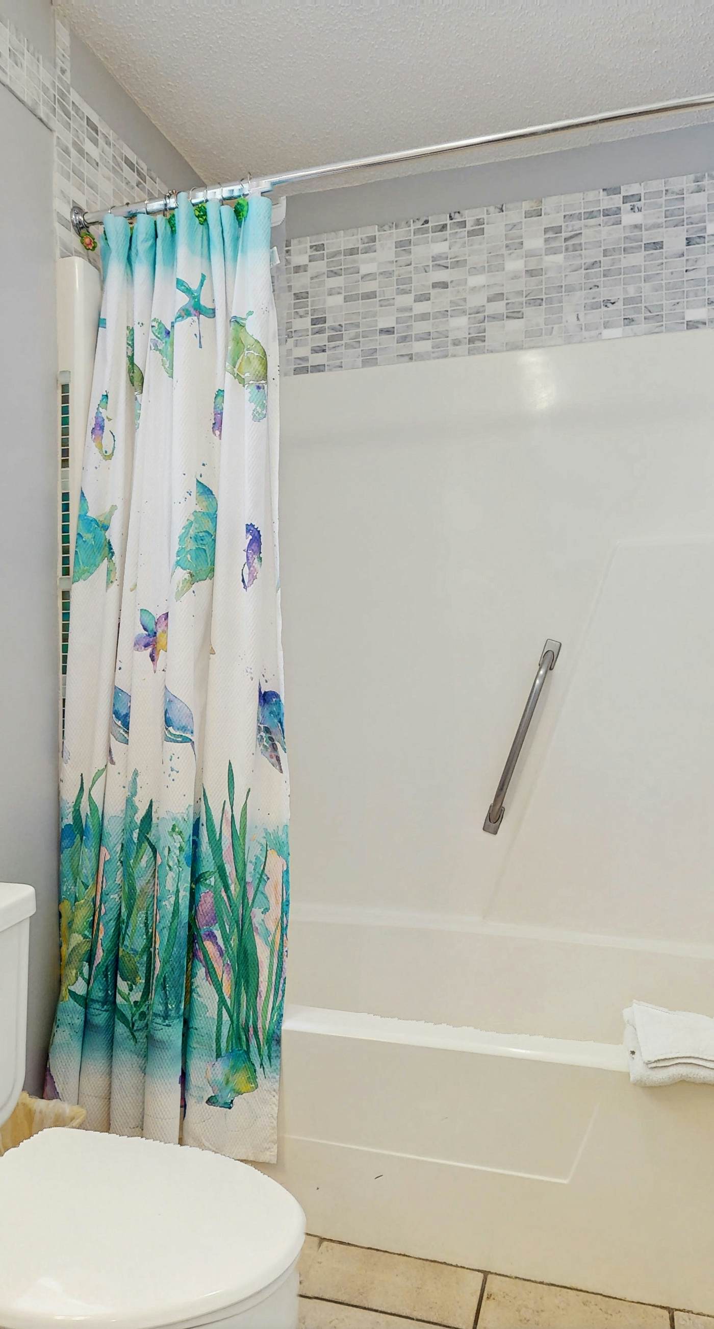 Cute ground floor condo with shared pool, access to shuffleboard and tennis