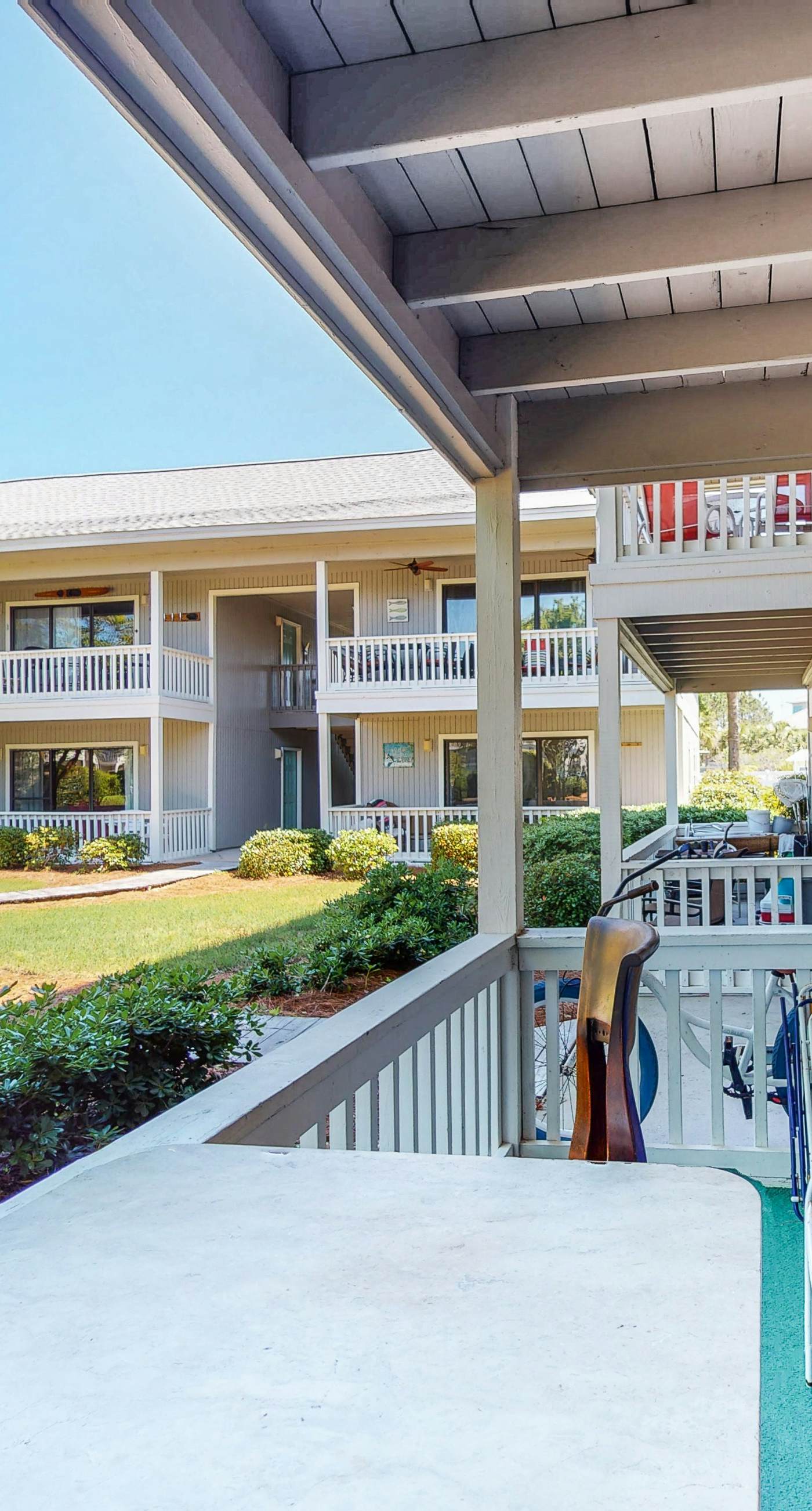 Cute ground floor condo with shared pool, access to shuffleboard and tennis