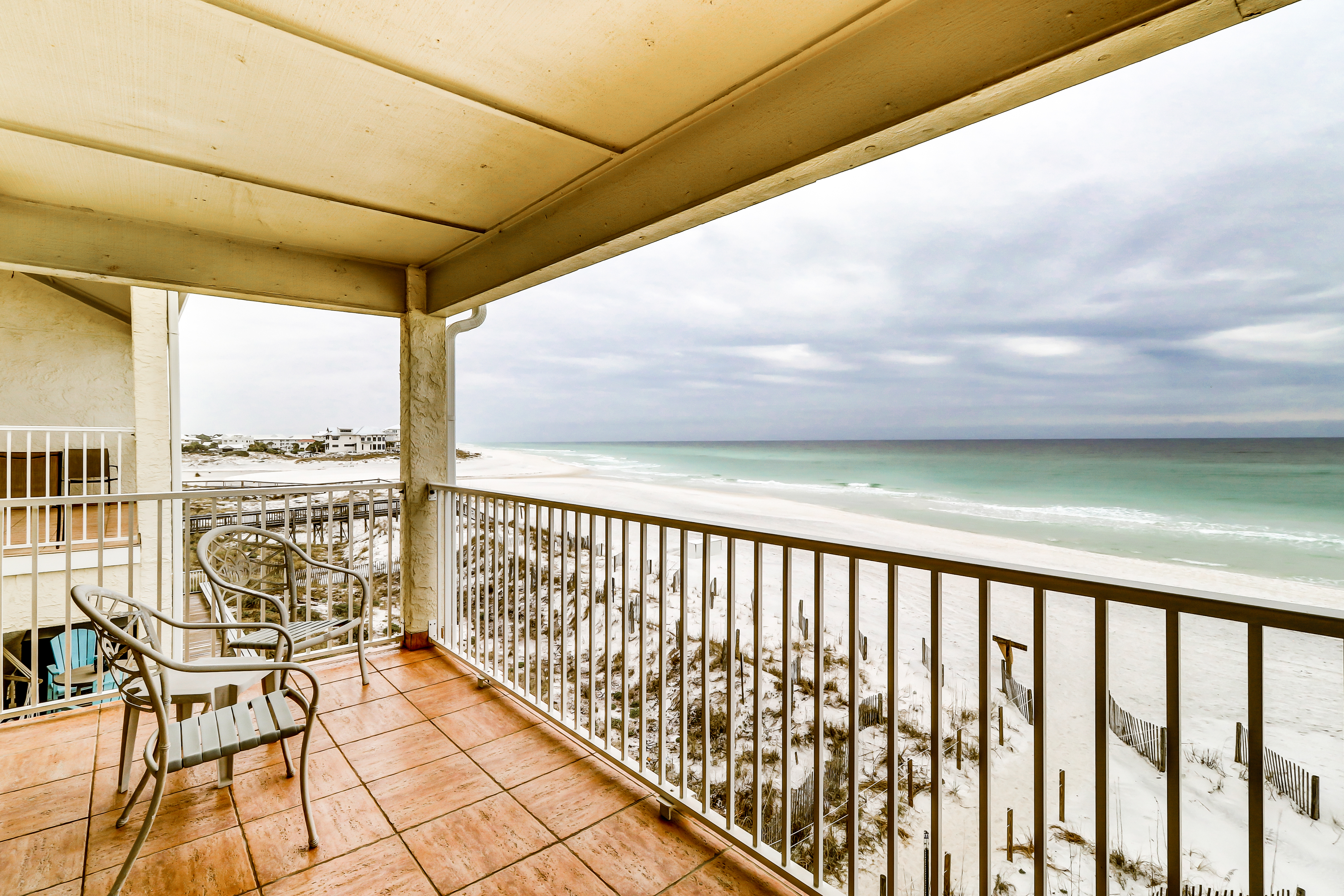 Picturesque gulf-front condo on 30A Steps to beach Charcoal grills on-site