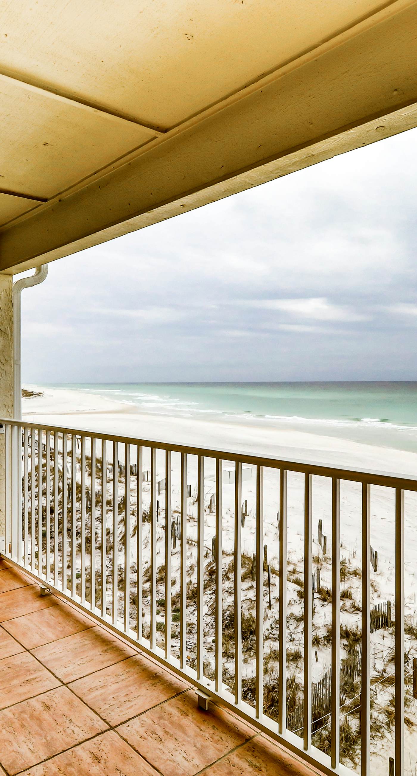 Picturesque gulf-front condo on 30A Steps to beach Charcoal grills on-site
