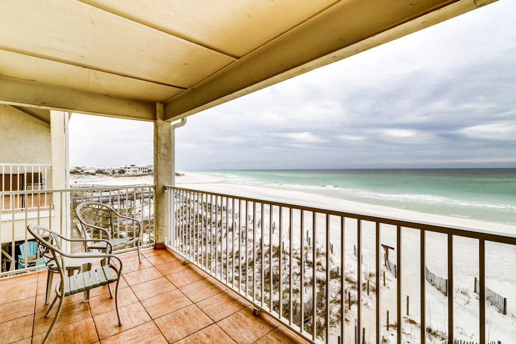 Picturesque gulf-front condo on 30A Steps to beach Charcoal grills on-site