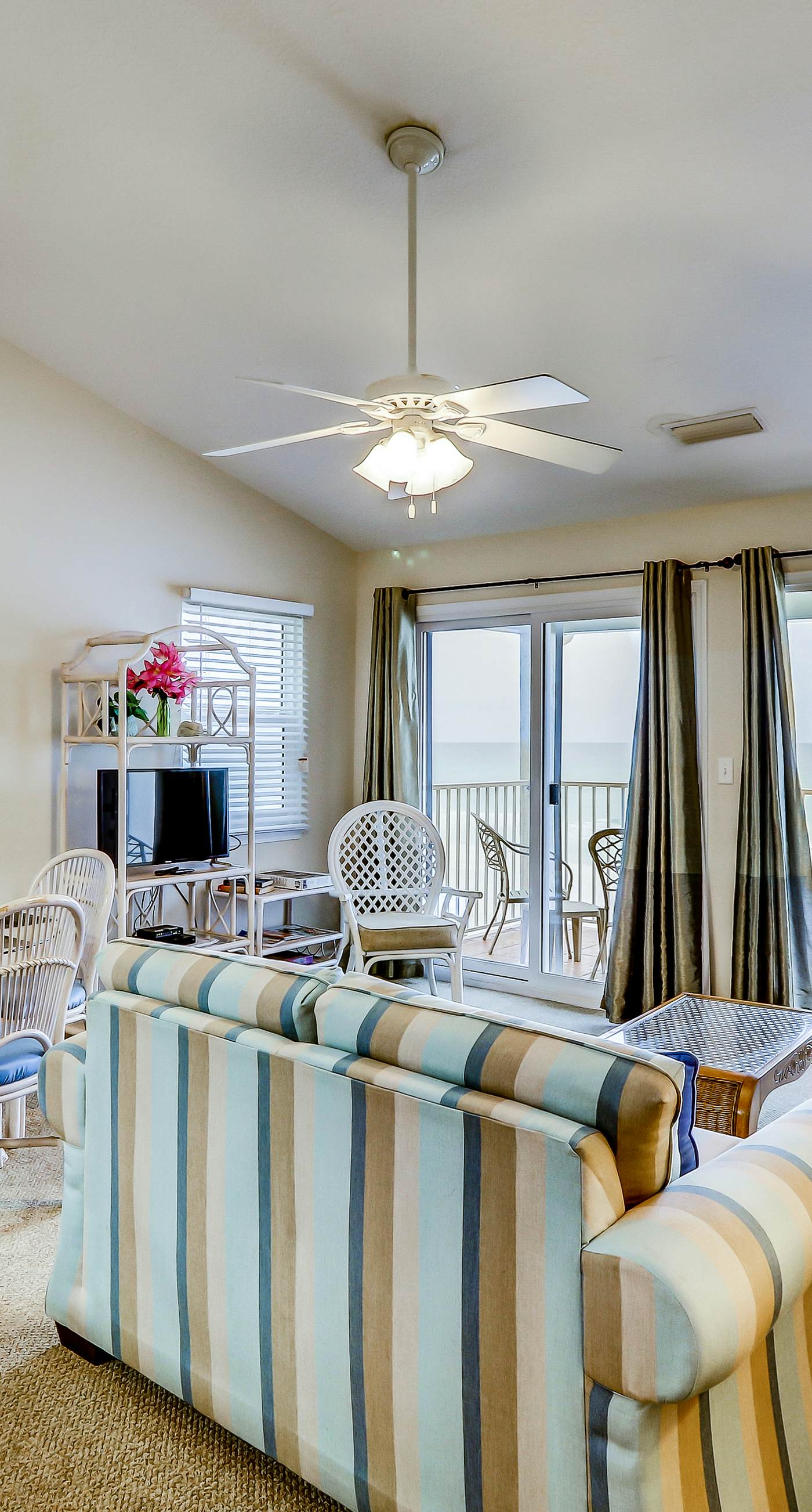 Picturesque gulf-front condo on 30A Steps to beach Charcoal grills on-site