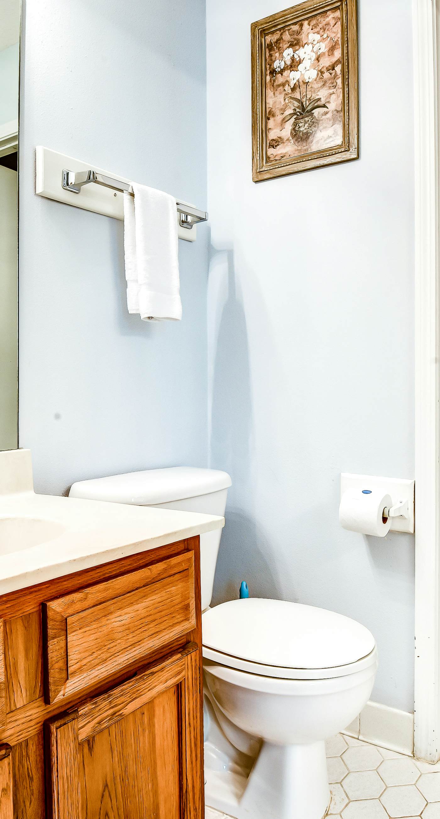 Picturesque gulf-front condo on 30A Steps to beach Charcoal grills on-site