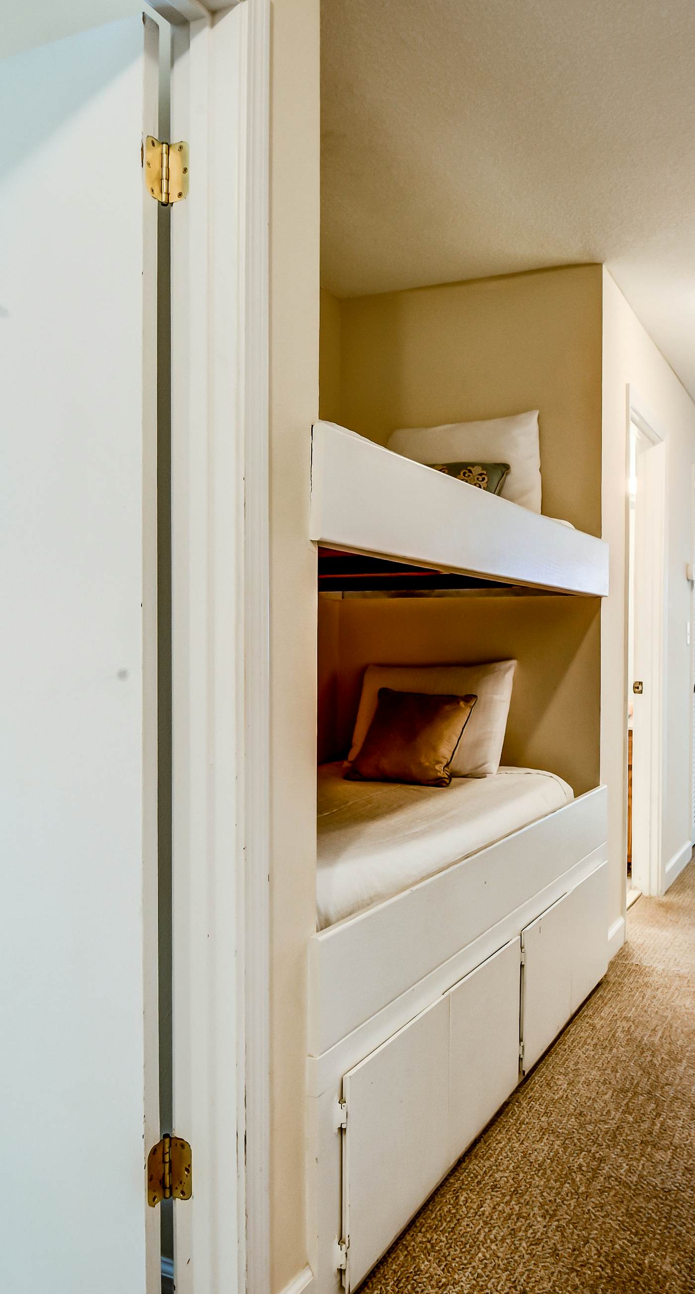 Picturesque gulf-front condo on 30A Steps to beach Charcoal grills on-site