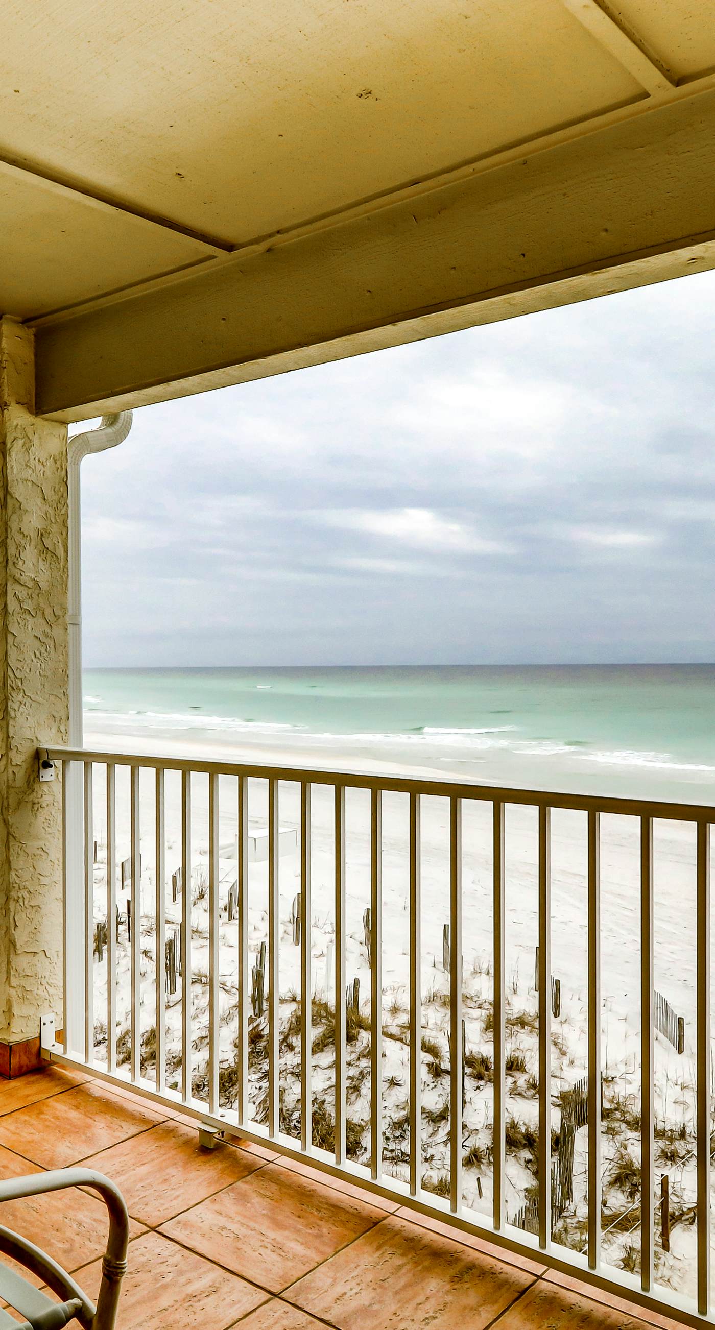 Picturesque gulf-front condo on 30A Steps to beach Charcoal grills on-site