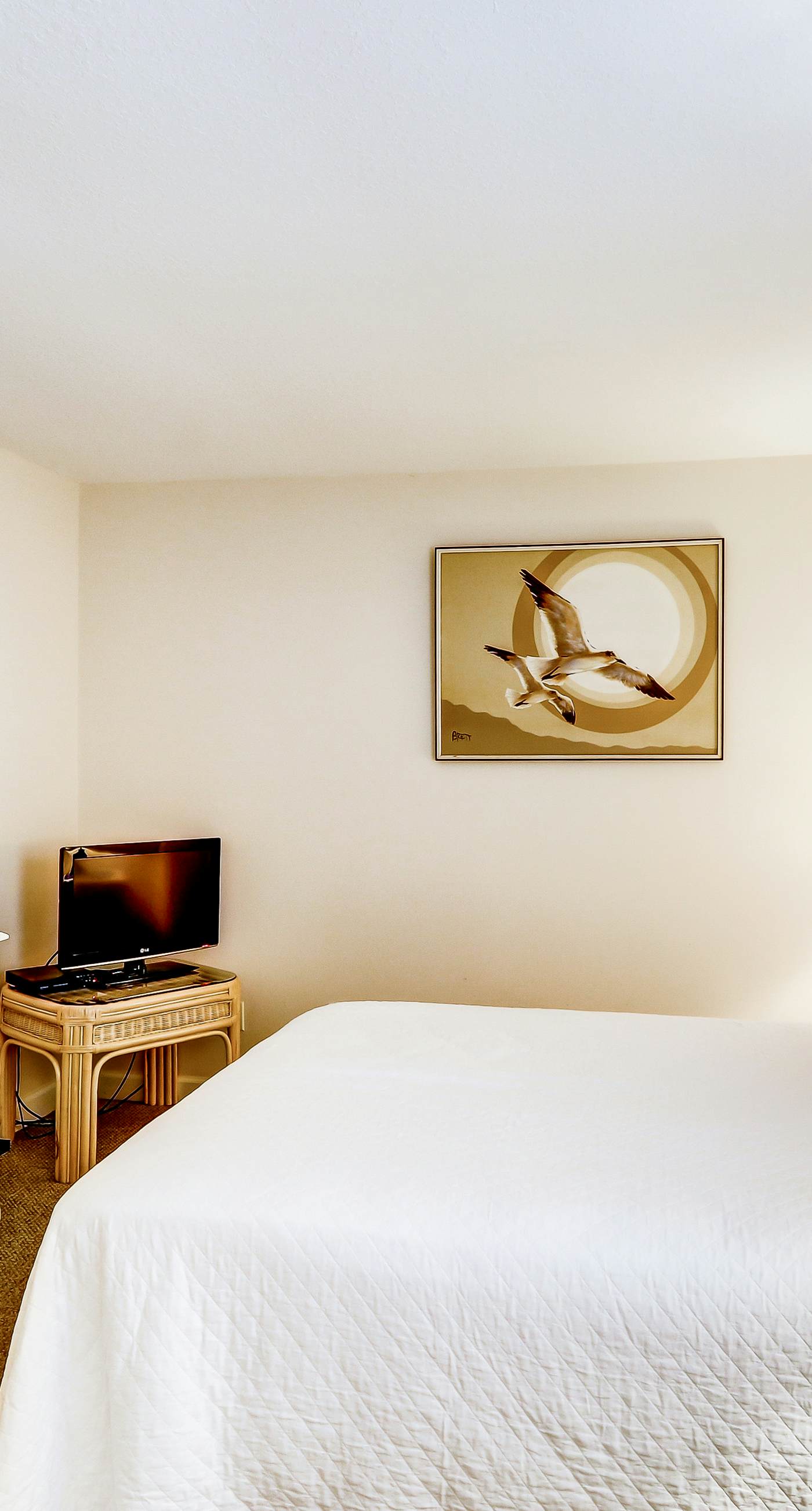 Picturesque gulf-front condo on 30A Steps to beach Charcoal grills on-site