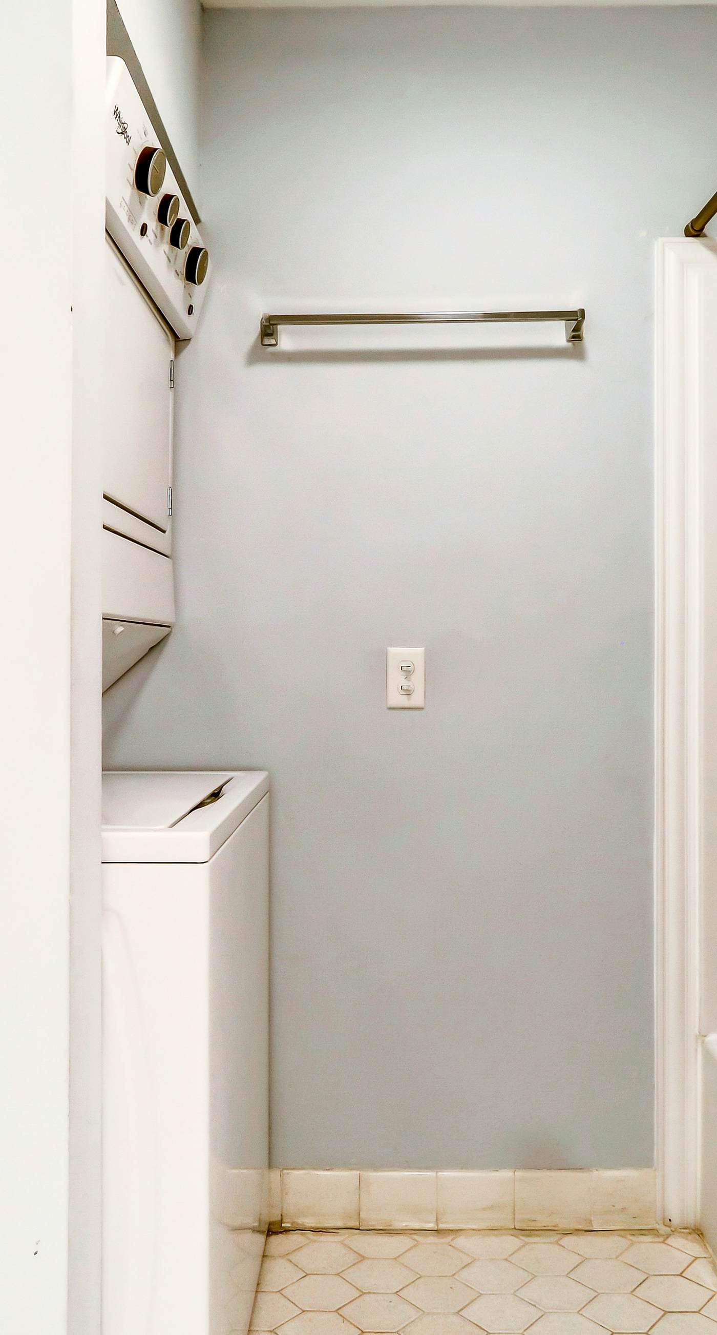 Picturesque gulf-front condo on 30A Steps to beach Charcoal grills on-site