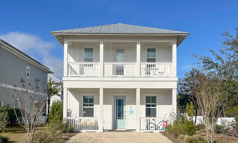 Brand-new house on Powell Lake near beach & 30A with pool, W&D, & gym