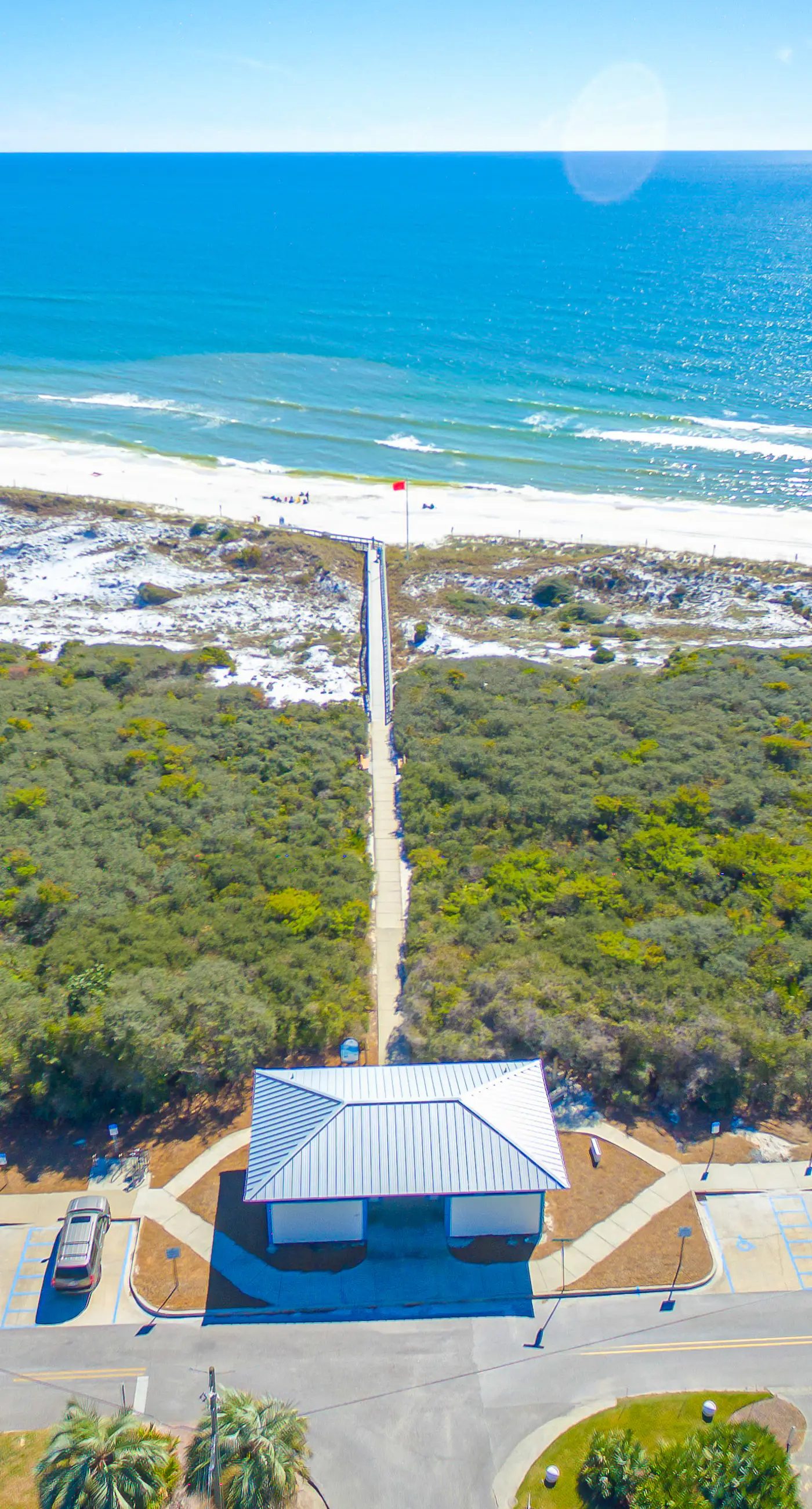 Brand-new house on Powell Lake near beach & 30A with pool, W&D, & gym