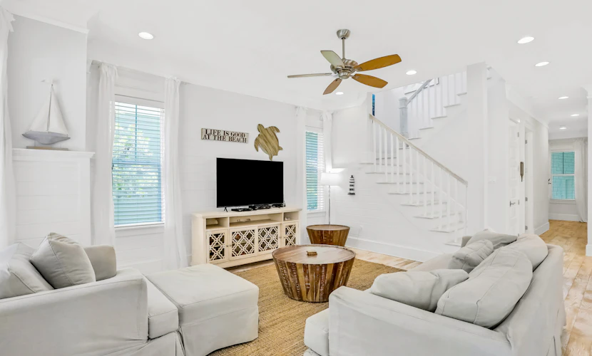 Relaxing getaway outdoor pool access, gym, bikes, central AC, & W&D