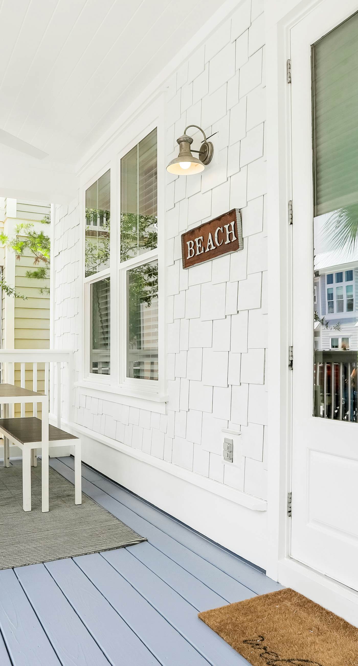 Relaxing getaway outdoor pool access, gym, bikes, central AC, & W&D