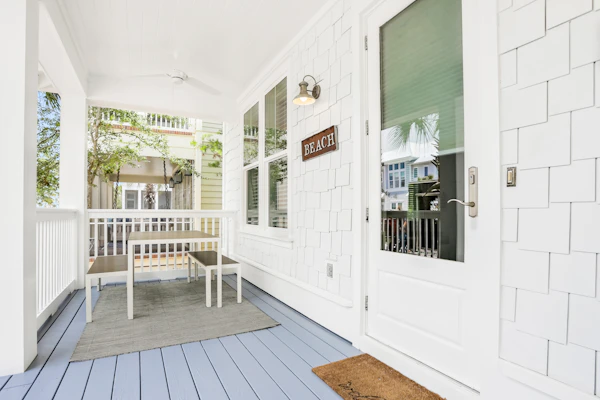 Relaxing getaway outdoor pool access, gym, bikes, central AC, & W&D