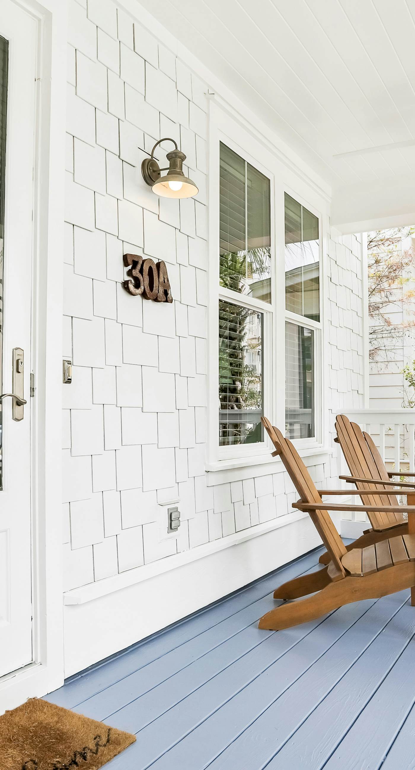 Relaxing getaway outdoor pool access, gym, bikes, central AC, & W&D