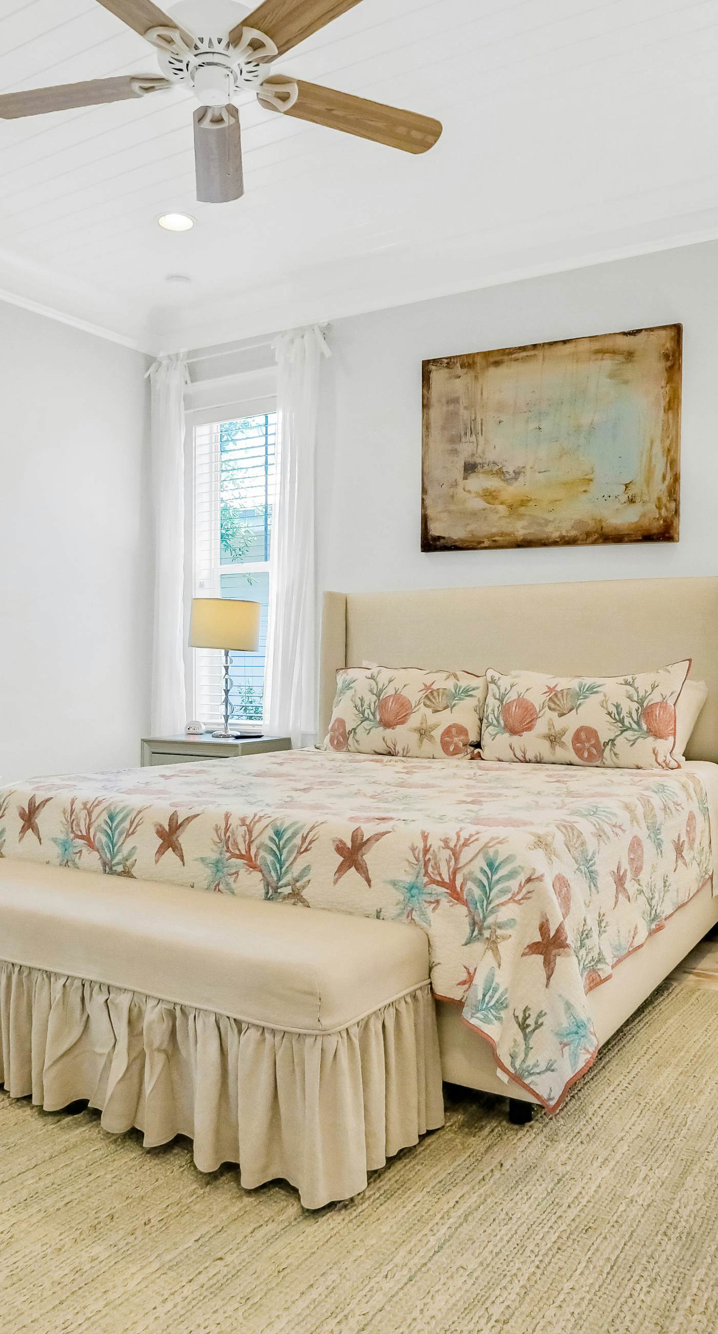 Relaxing getaway outdoor pool access, gym, bikes, central AC, & W&D