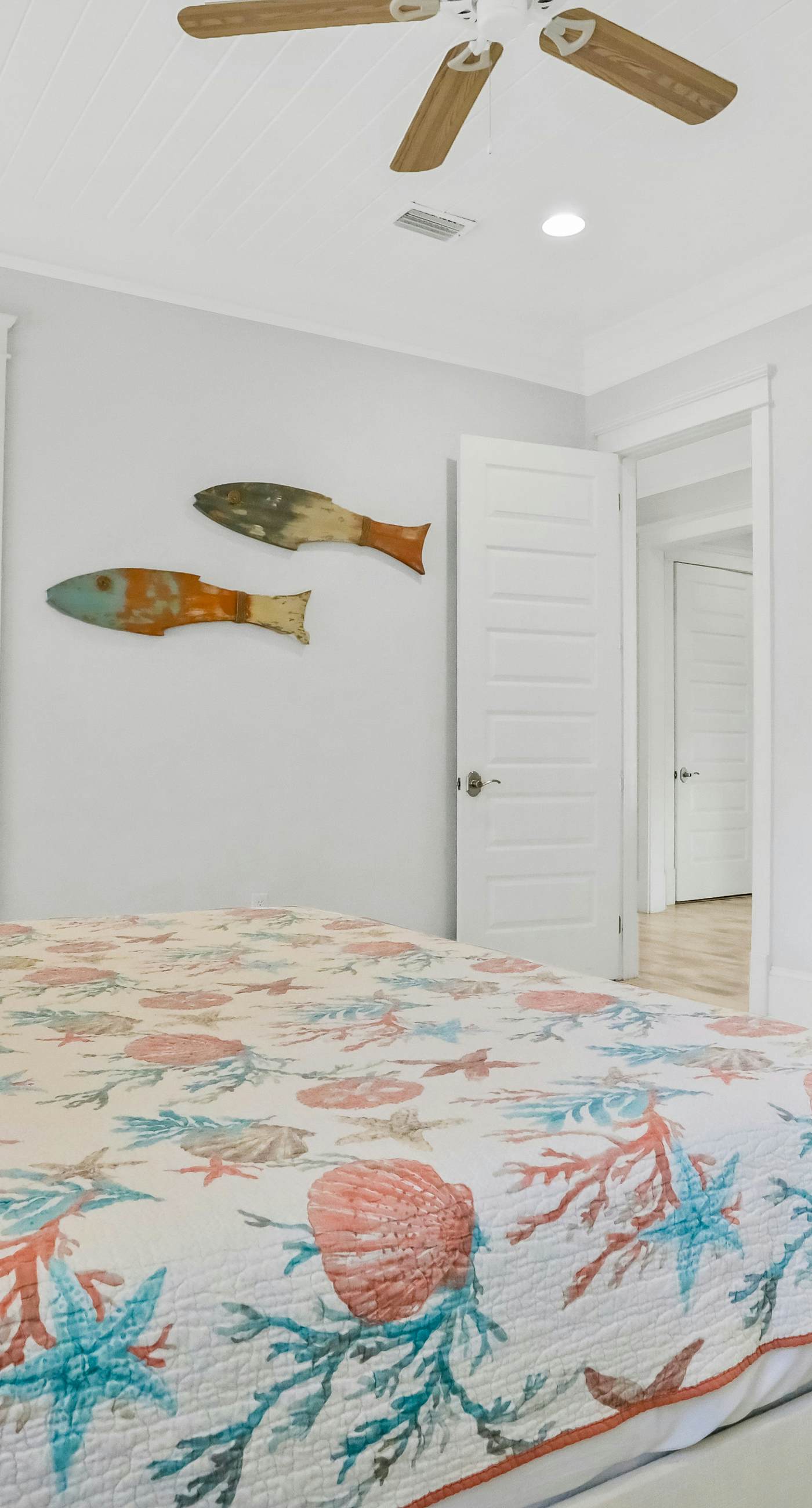 Relaxing getaway outdoor pool access, gym, bikes, central AC, & W&D