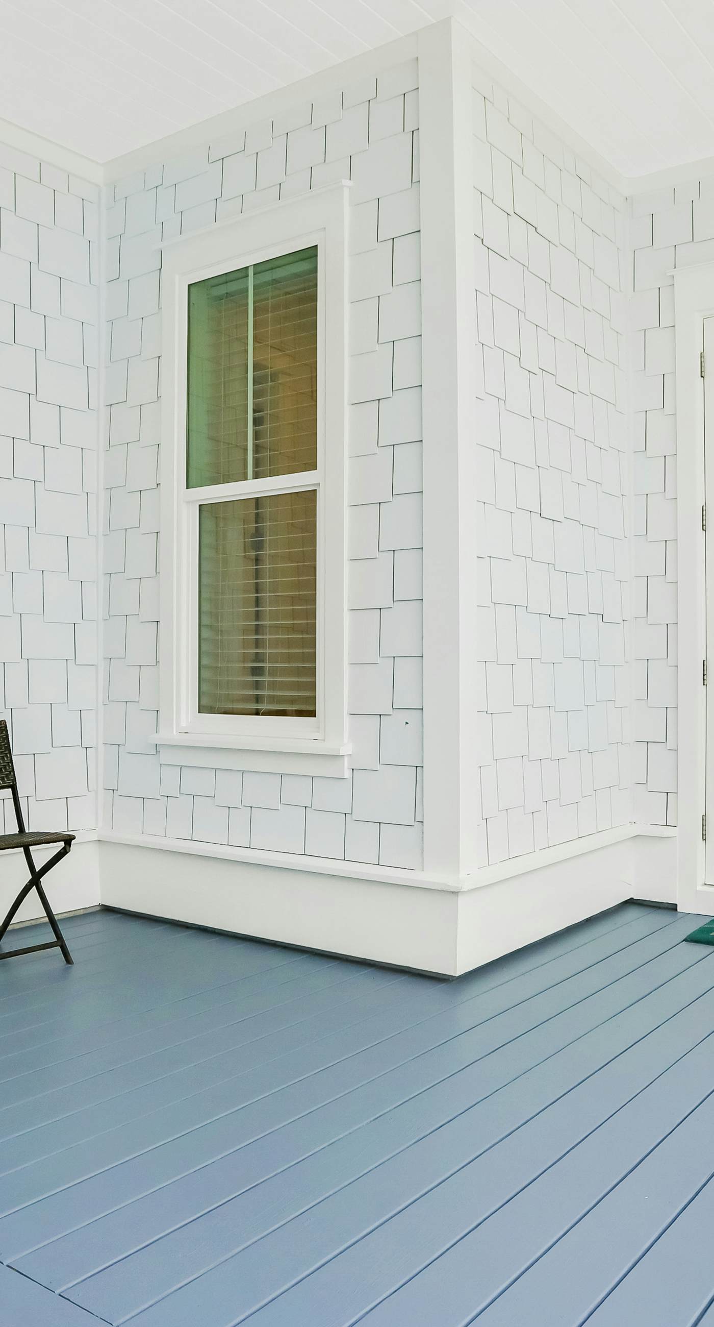 Relaxing getaway outdoor pool access, gym, bikes, central AC, & W&D