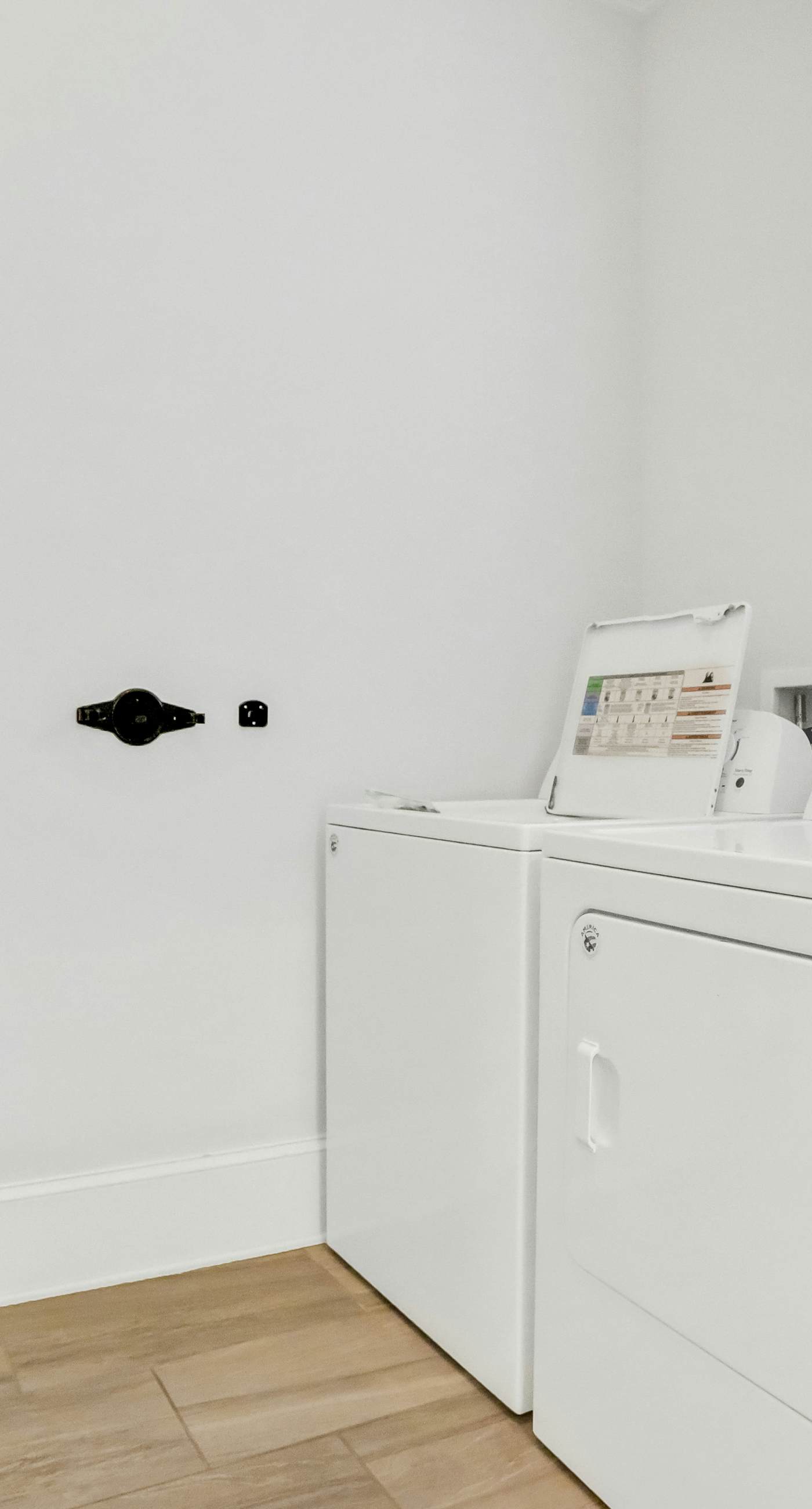 Relaxing getaway outdoor pool access, gym, bikes, central AC, & W&D