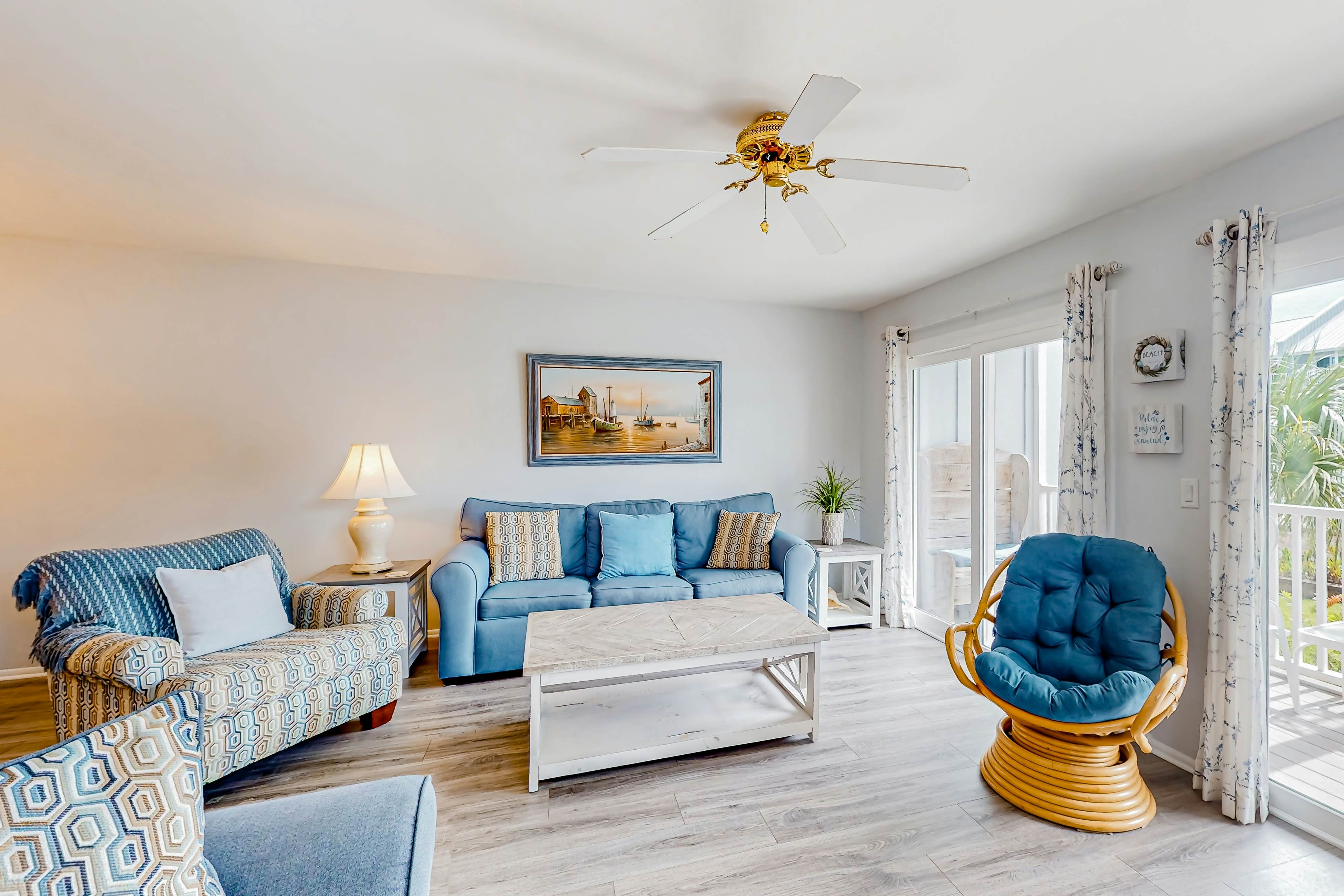 Santa Rosa retreat steps from private beach with pool & balcony