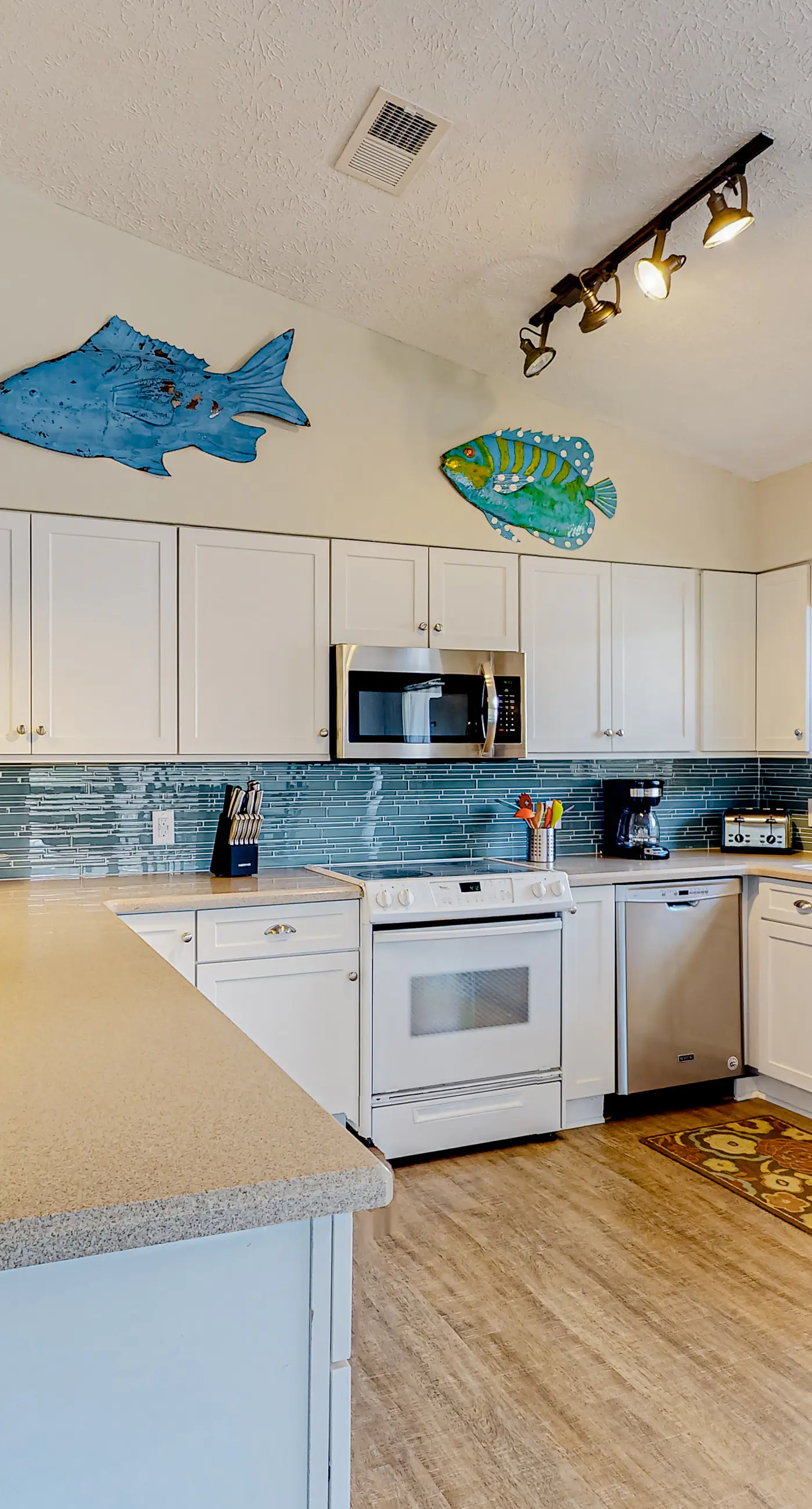 Dog-Friendly Home with Shared Pool, High-Speed WiFi, Washer/Dryer, & Central AC