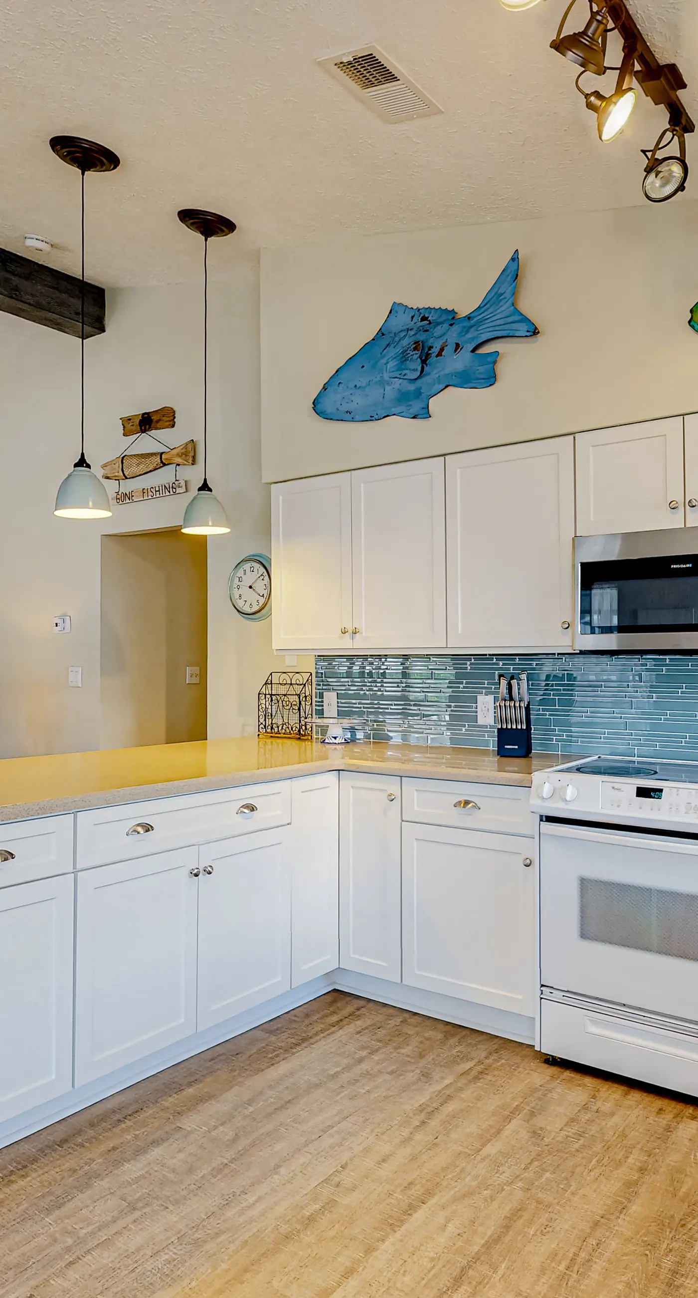 Dog-Friendly Home with Shared Pool, High-Speed WiFi, Washer/Dryer, & Central AC