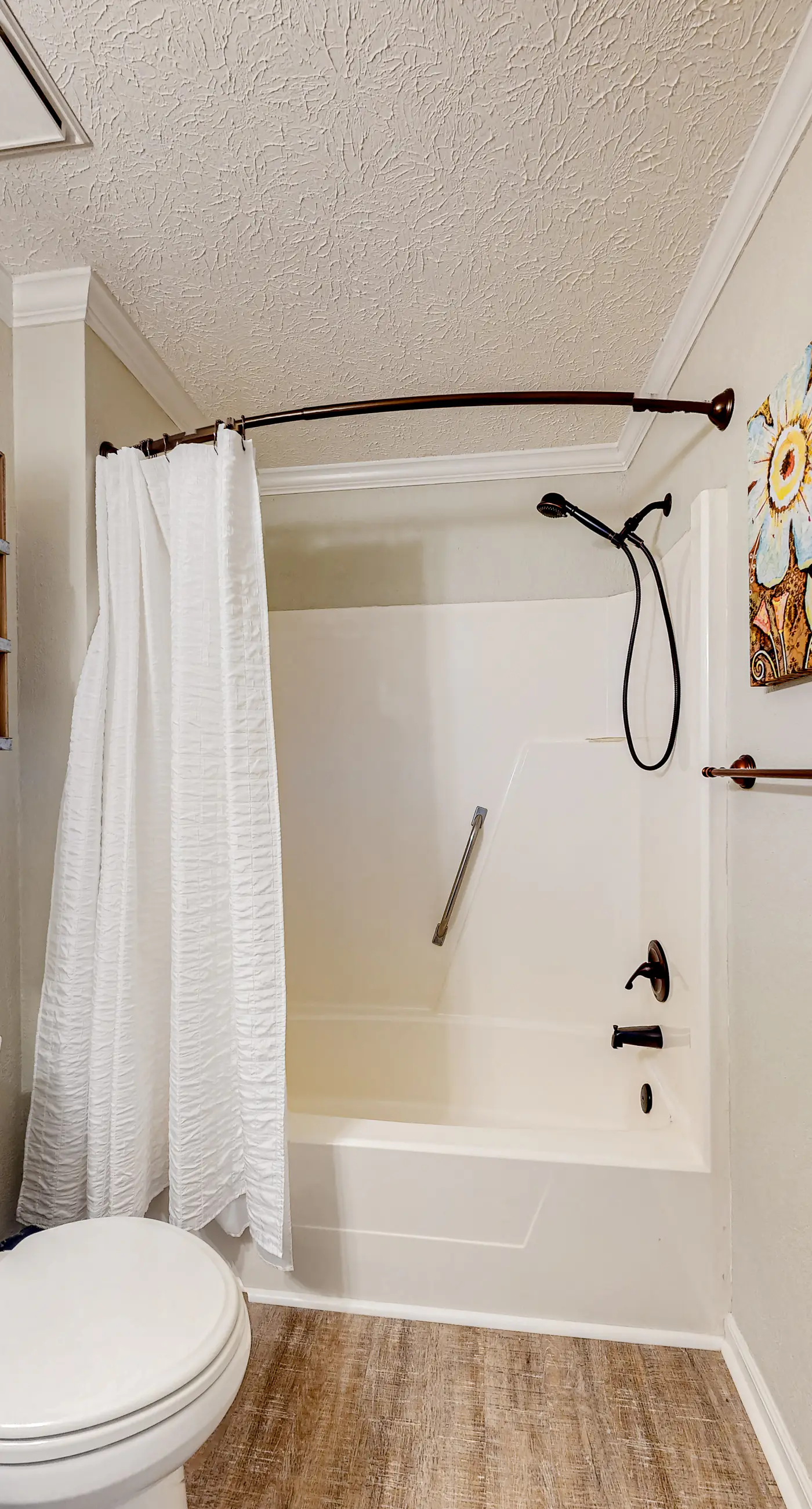 Dog-Friendly Home with Shared Pool, High-Speed WiFi, Washer/Dryer, & Central AC