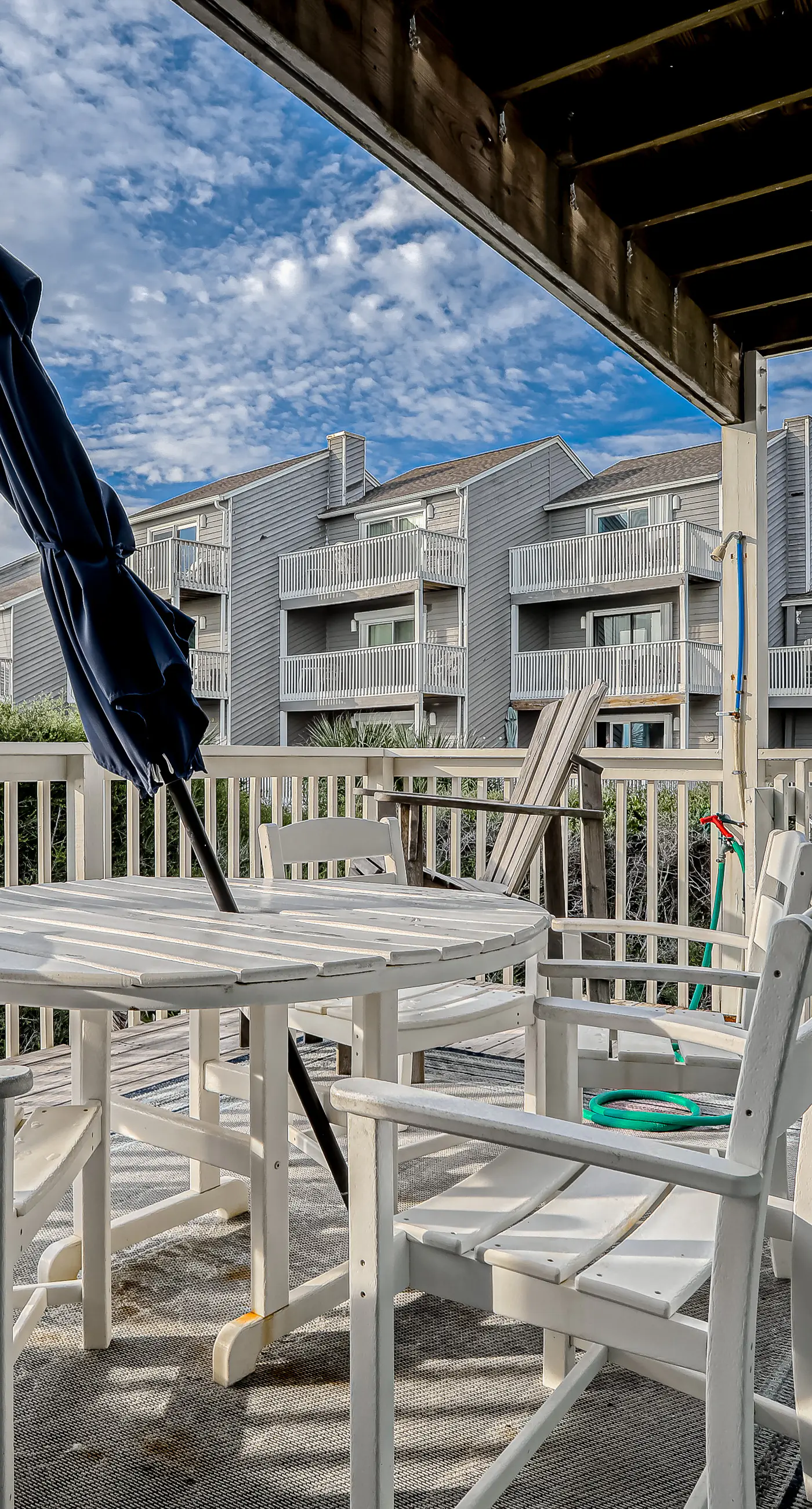 Gulf-front townhome with gorgeous beach access, 4 Gulf-view decks, shared pools