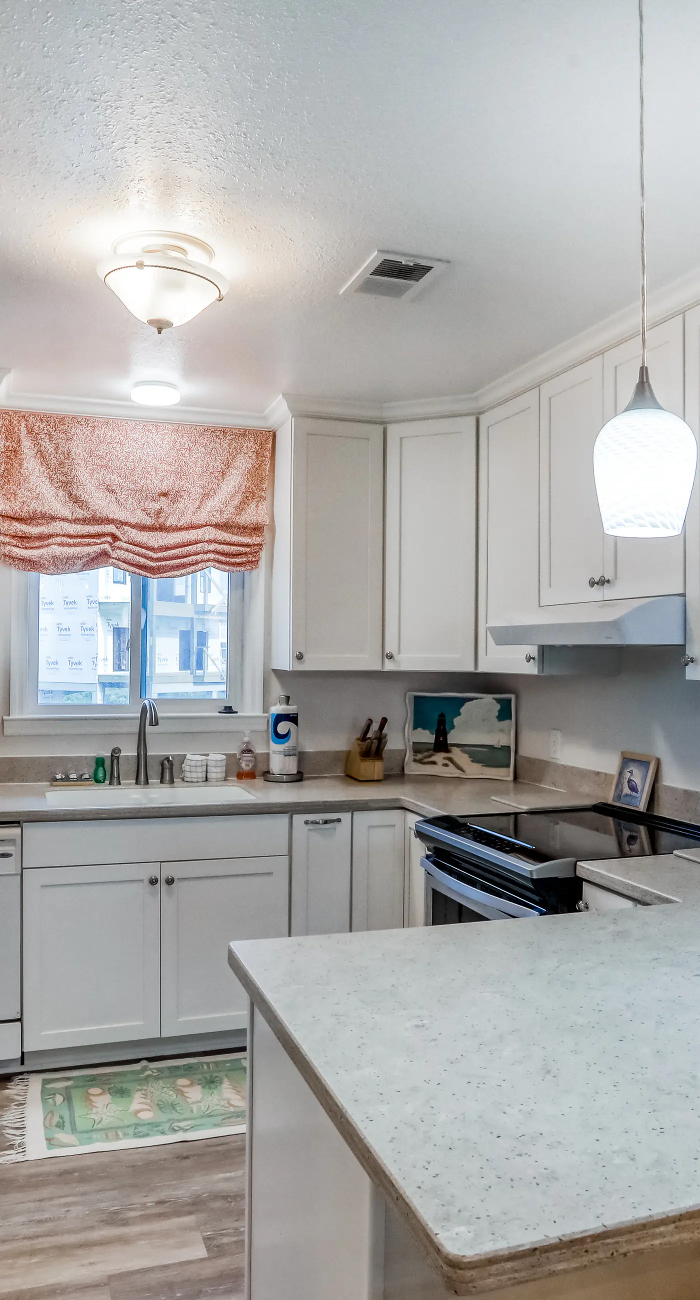 Gulf-front townhome with gorgeous beach access, 4 Gulf-view decks, shared pools