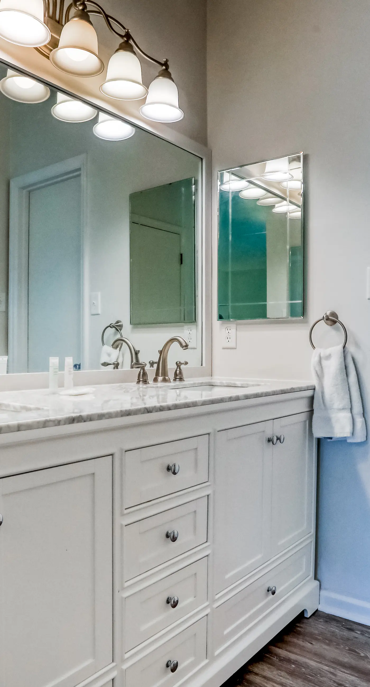 Gulf-front townhome with gorgeous beach access, 4 Gulf-view decks, shared pools