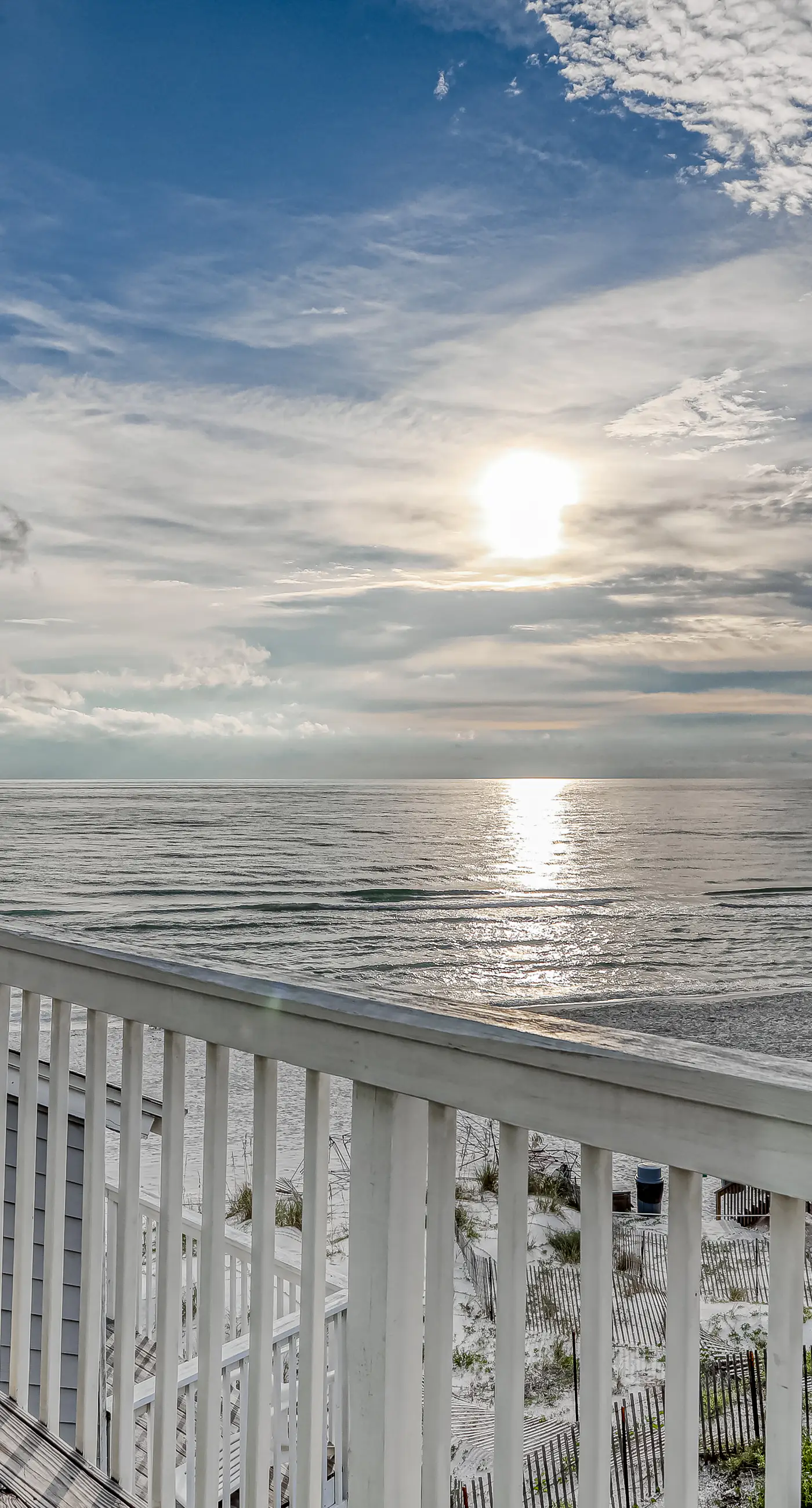 Gulf-front townhome with gorgeous beach access, 4 Gulf-view decks, shared pools