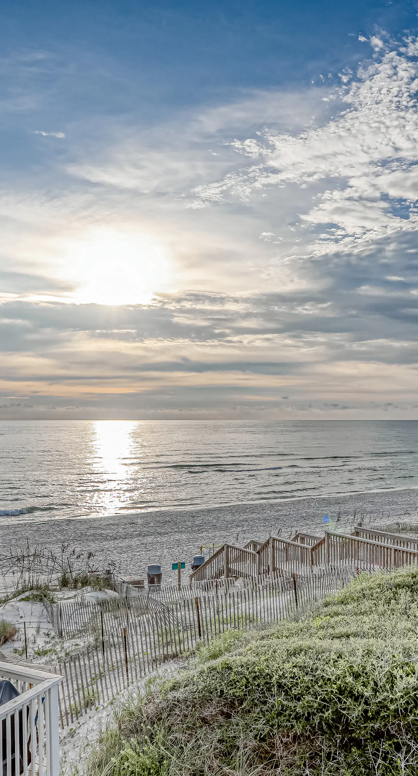 Gulf-front townhome with gorgeous beach access, 4 Gulf-view decks, shared pools