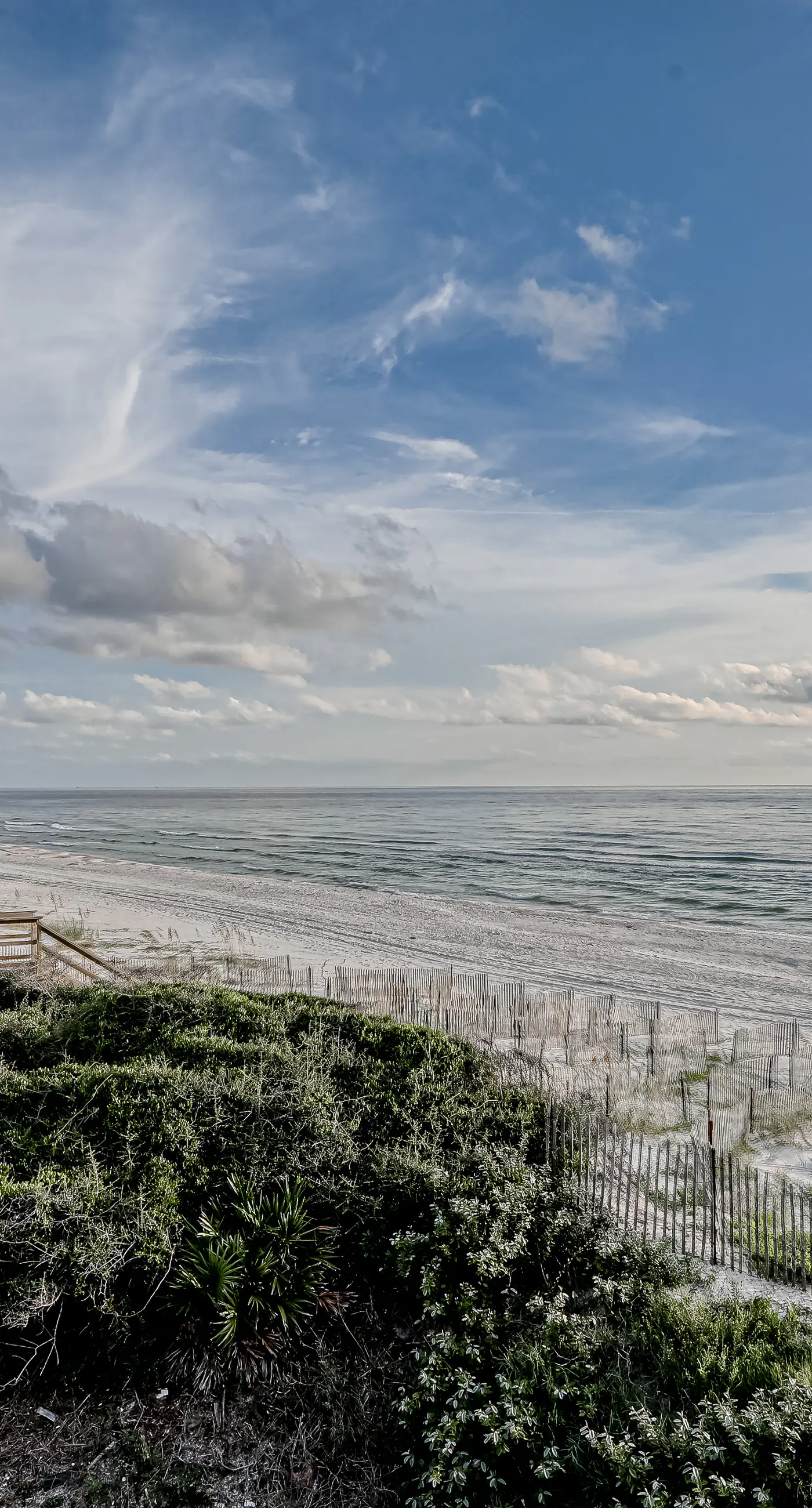 Gulf-front townhome with gorgeous beach access, 4 Gulf-view decks, shared pools