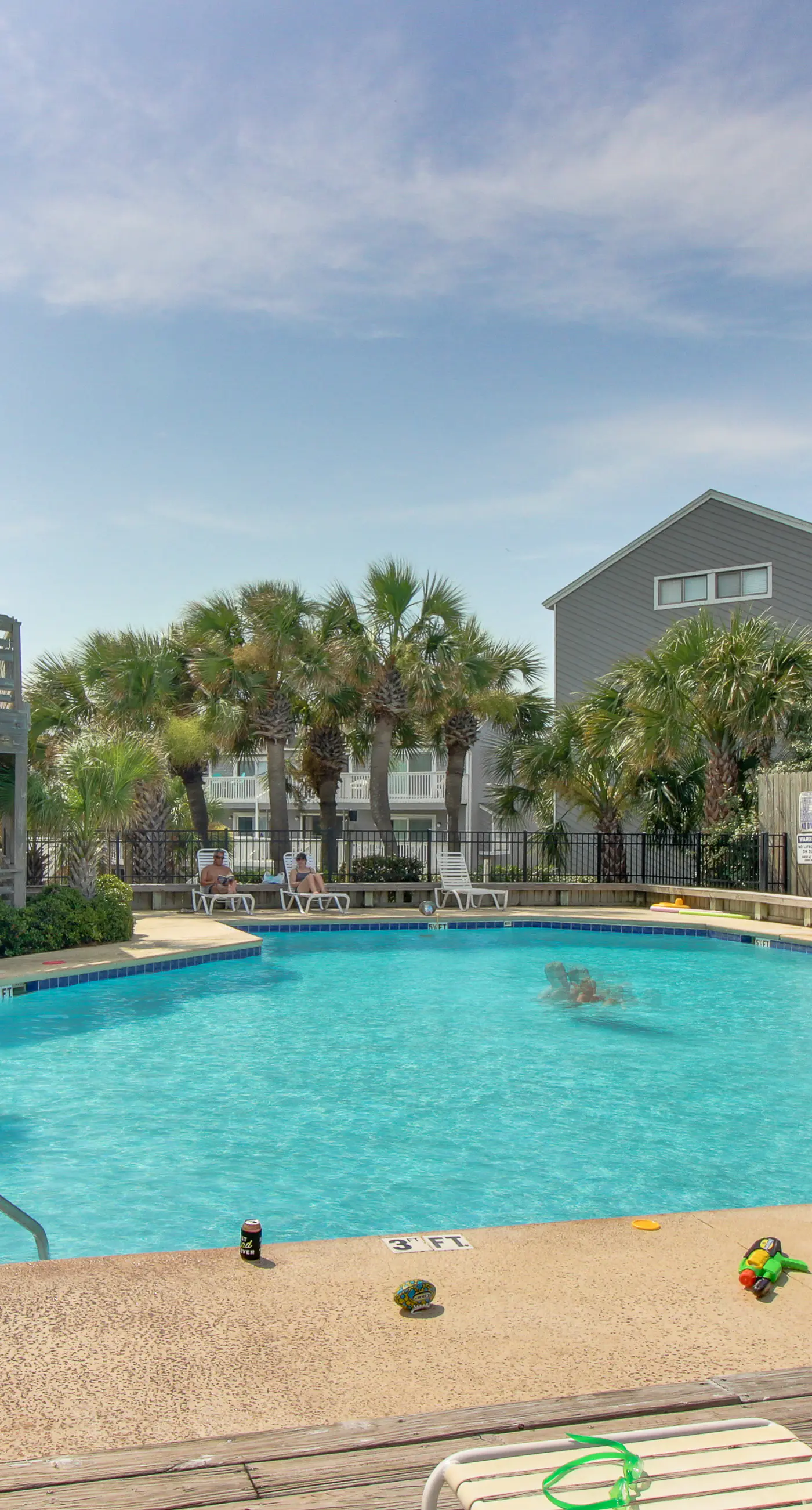 Gulf-front townhome with gorgeous beach access, 4 Gulf-view decks, shared pools