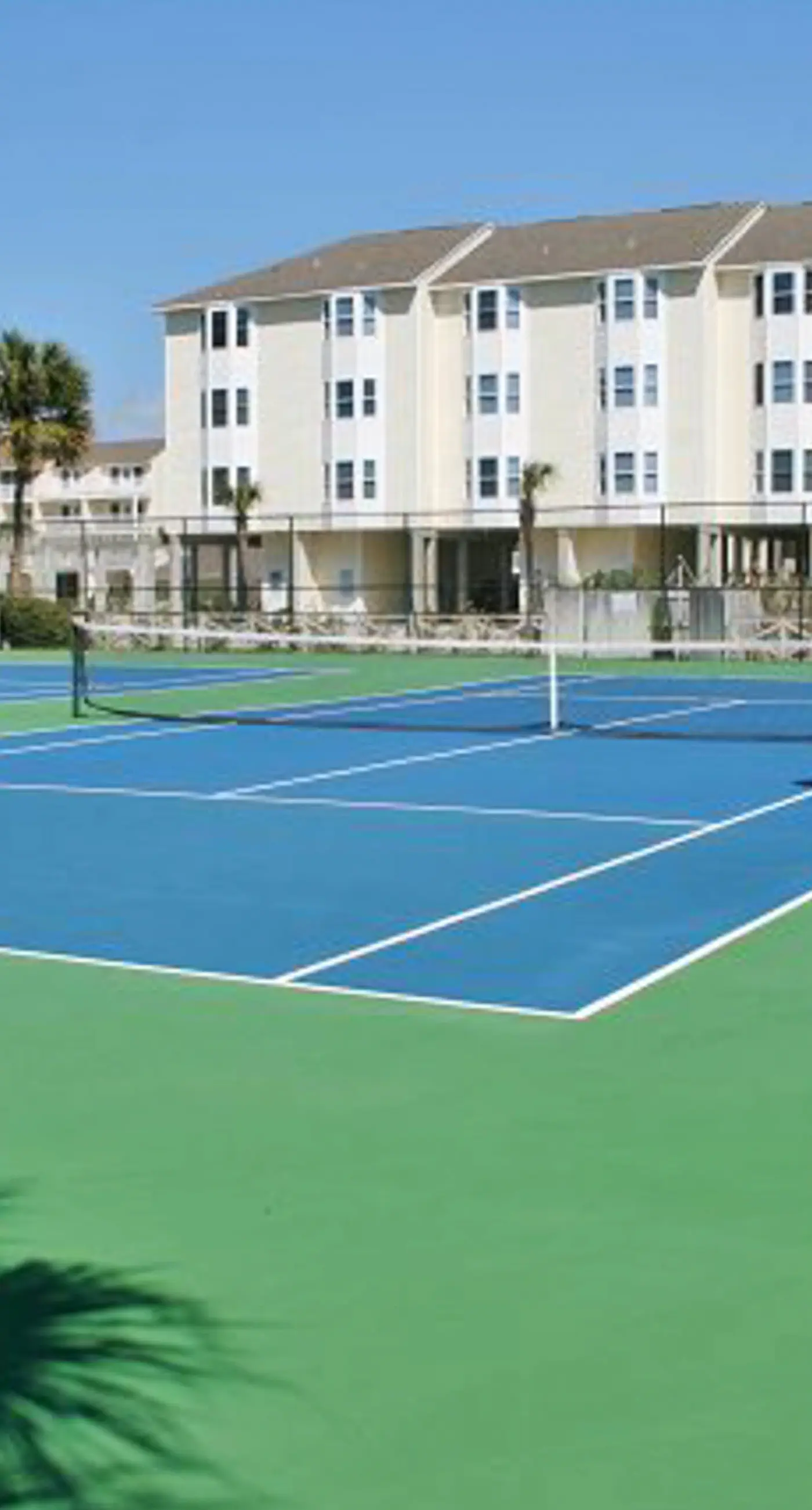 Gulf-front townhome with gorgeous beach access, 4 Gulf-view decks, shared pools