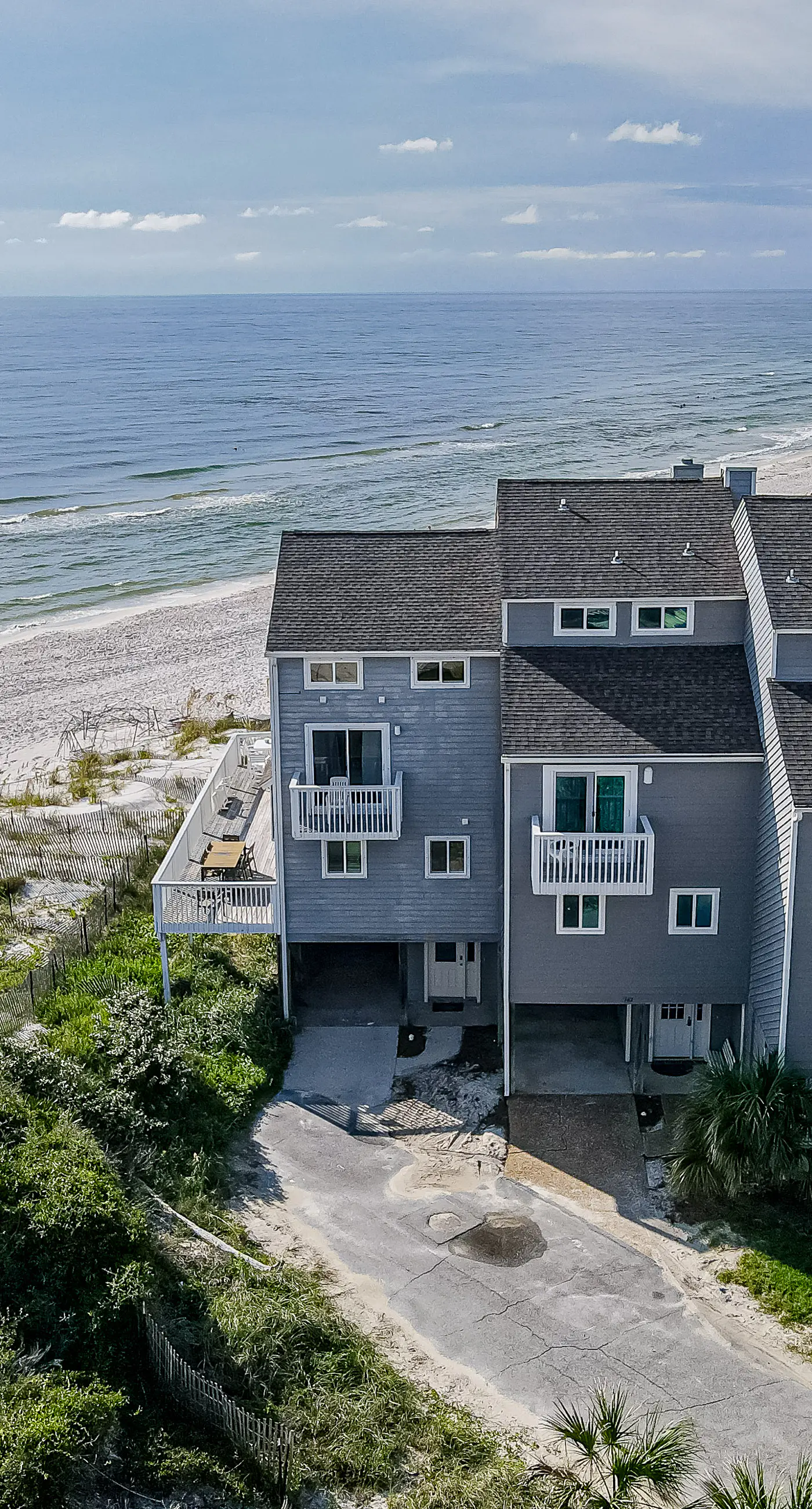 Gulf-front townhome with gorgeous beach access, 4 Gulf-view decks, shared pools