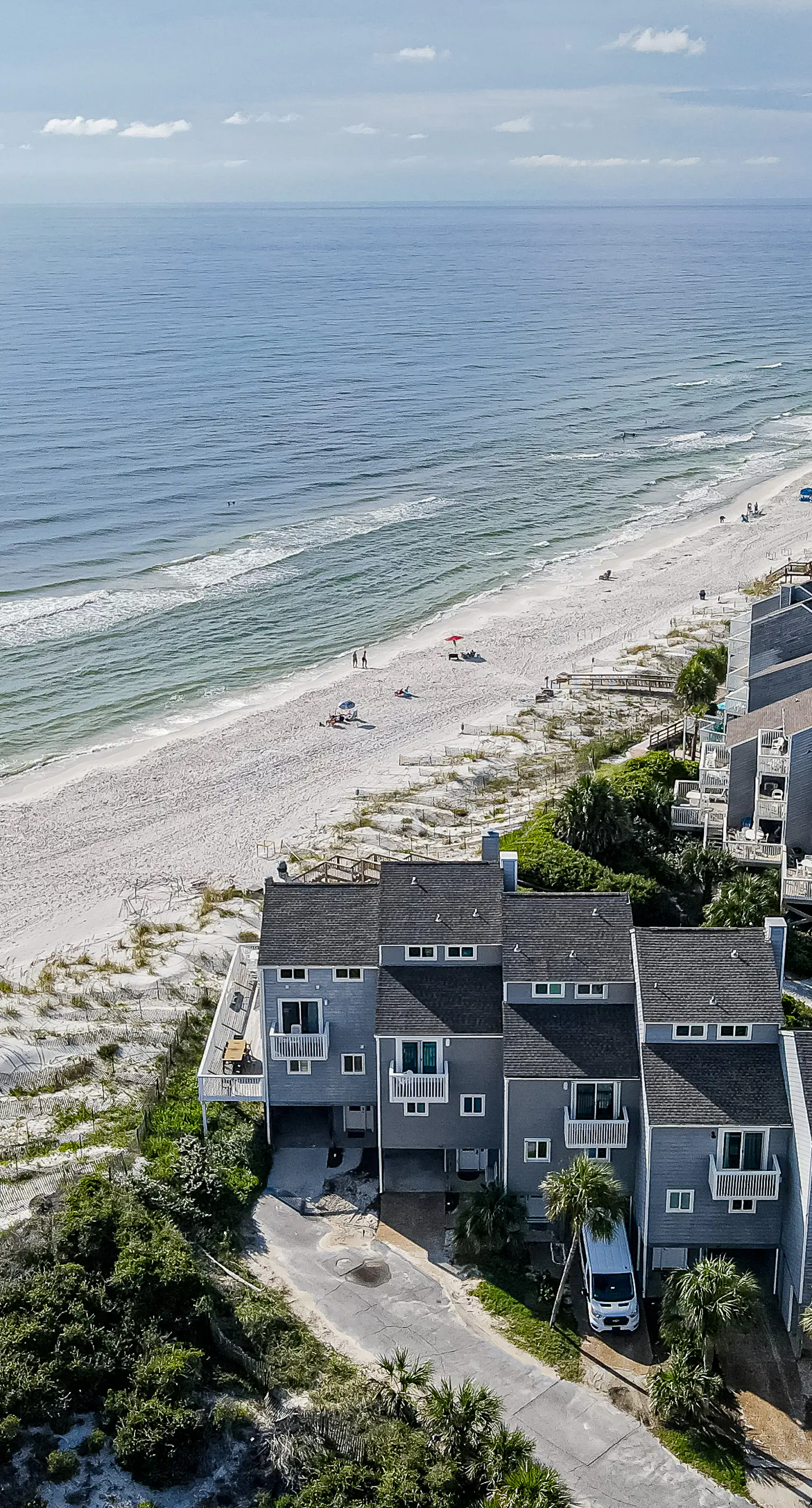 Gulf-front townhome with gorgeous beach access, 4 Gulf-view decks, shared pools