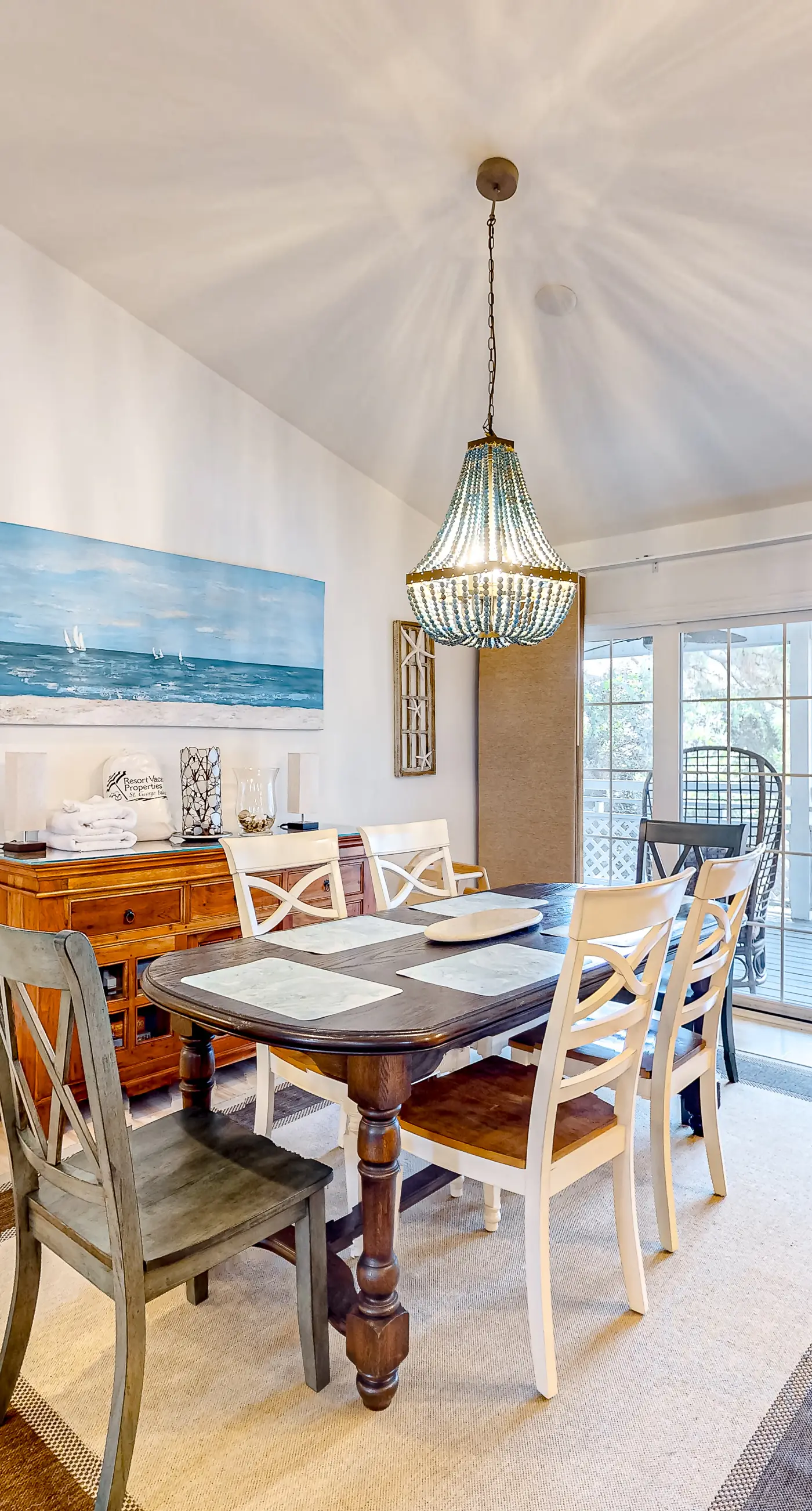 Beautiful dog-friendly home with screened porch & pool access in great location