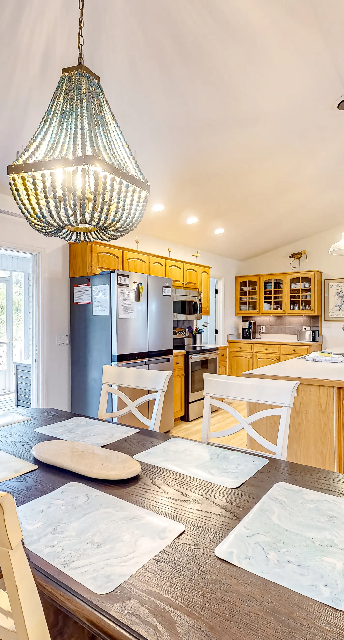 Beautiful dog-friendly home with screened porch & pool access in great location