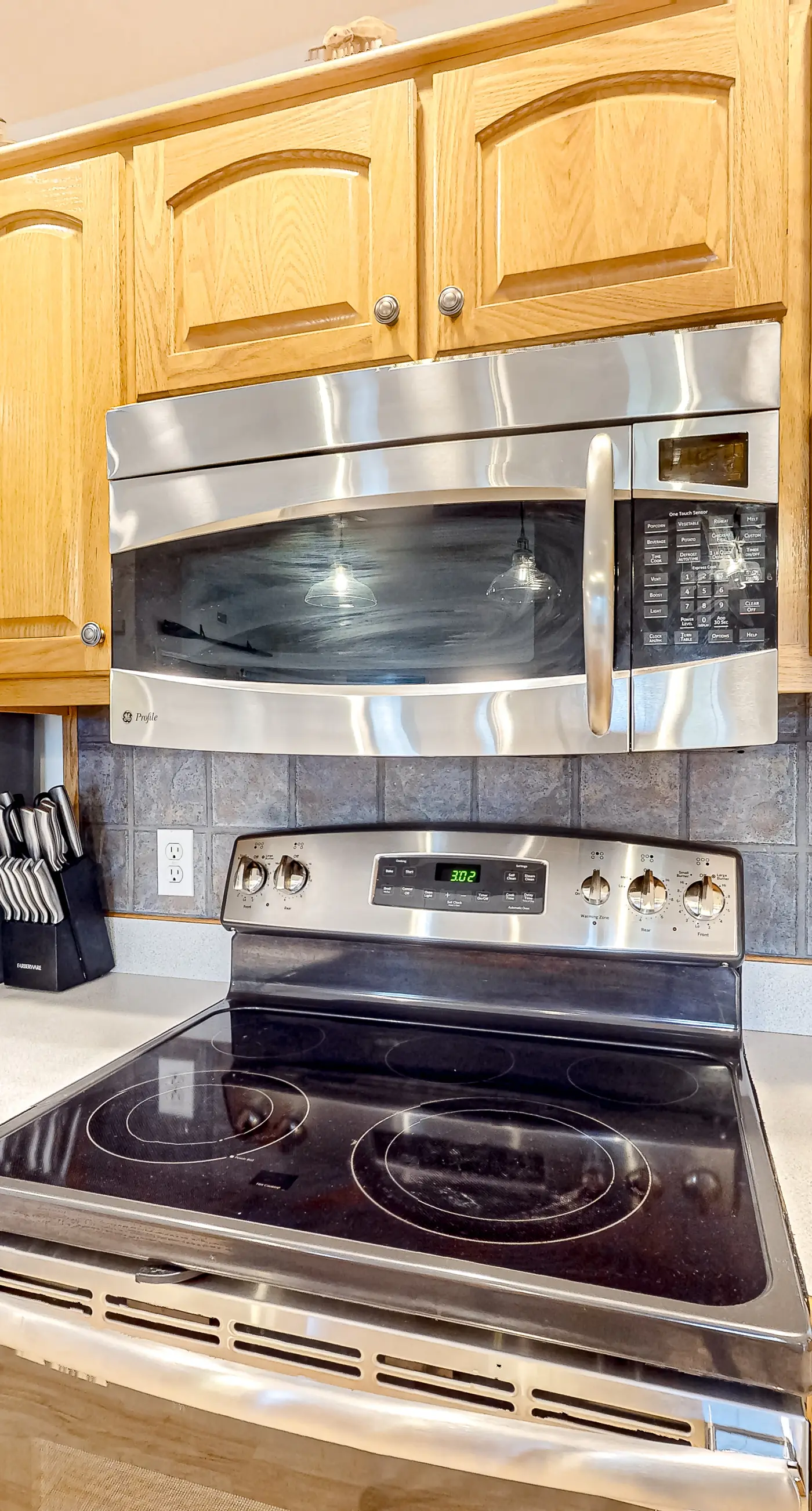 Beautiful dog-friendly home with screened porch & pool access in great location