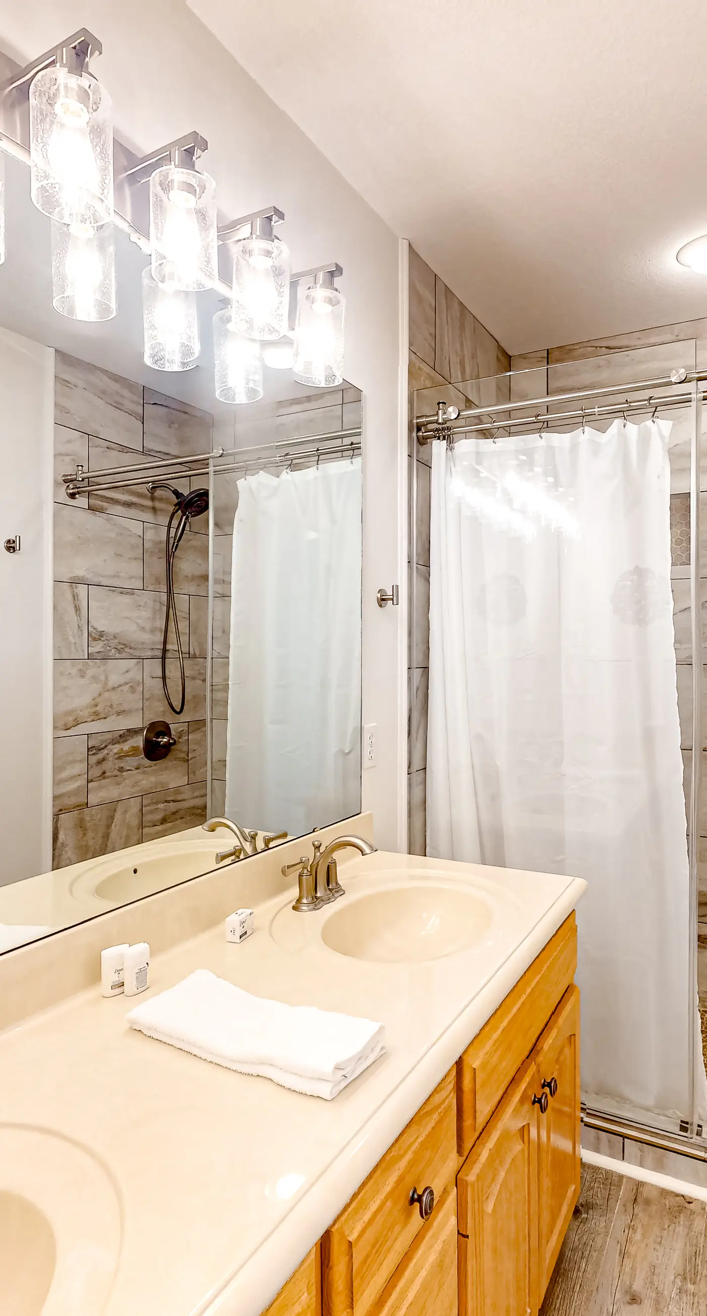 Beautiful dog-friendly home with screened porch & pool access in great location