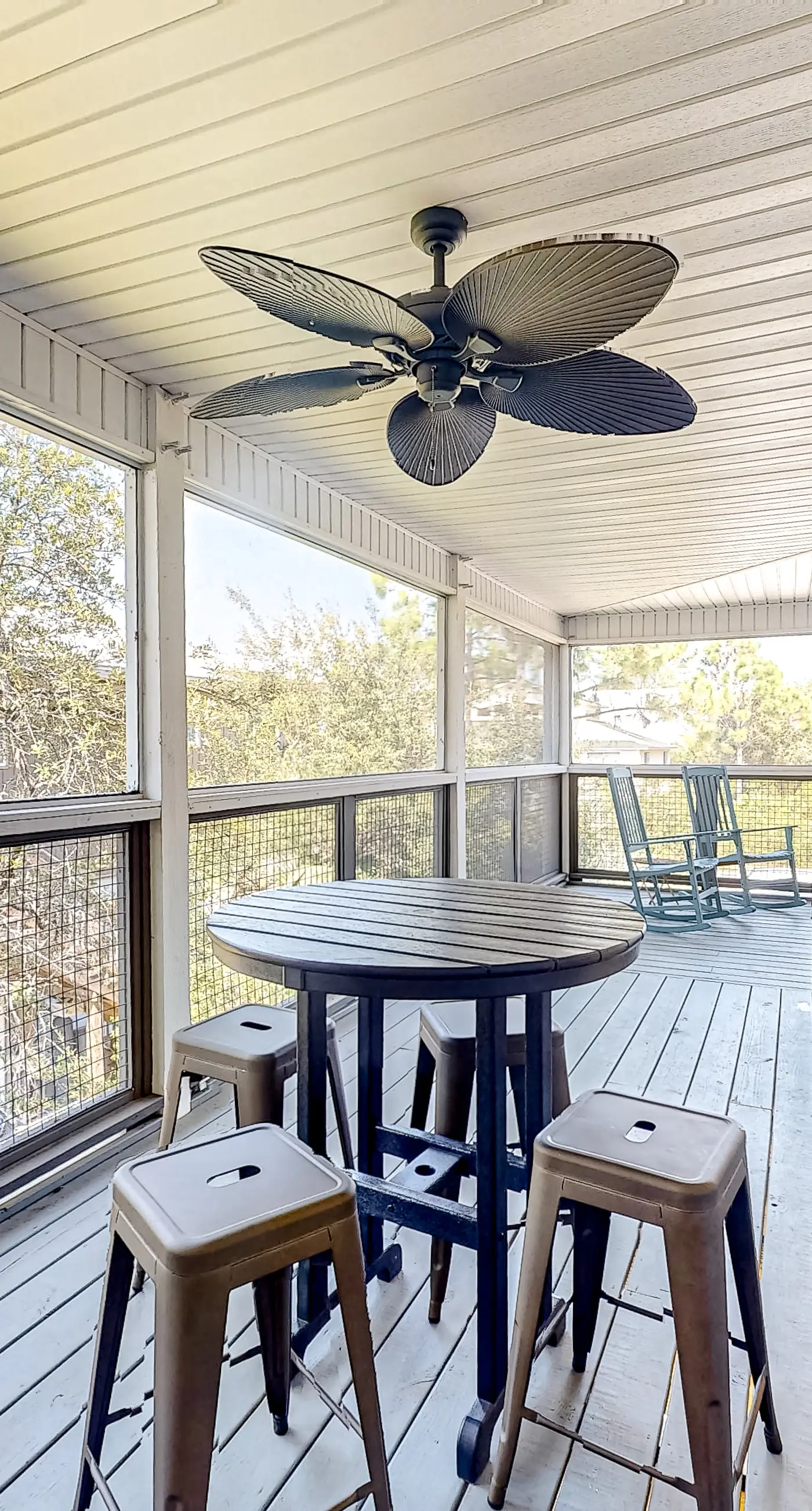 Beautiful dog-friendly home with screened porch & pool access in great location
