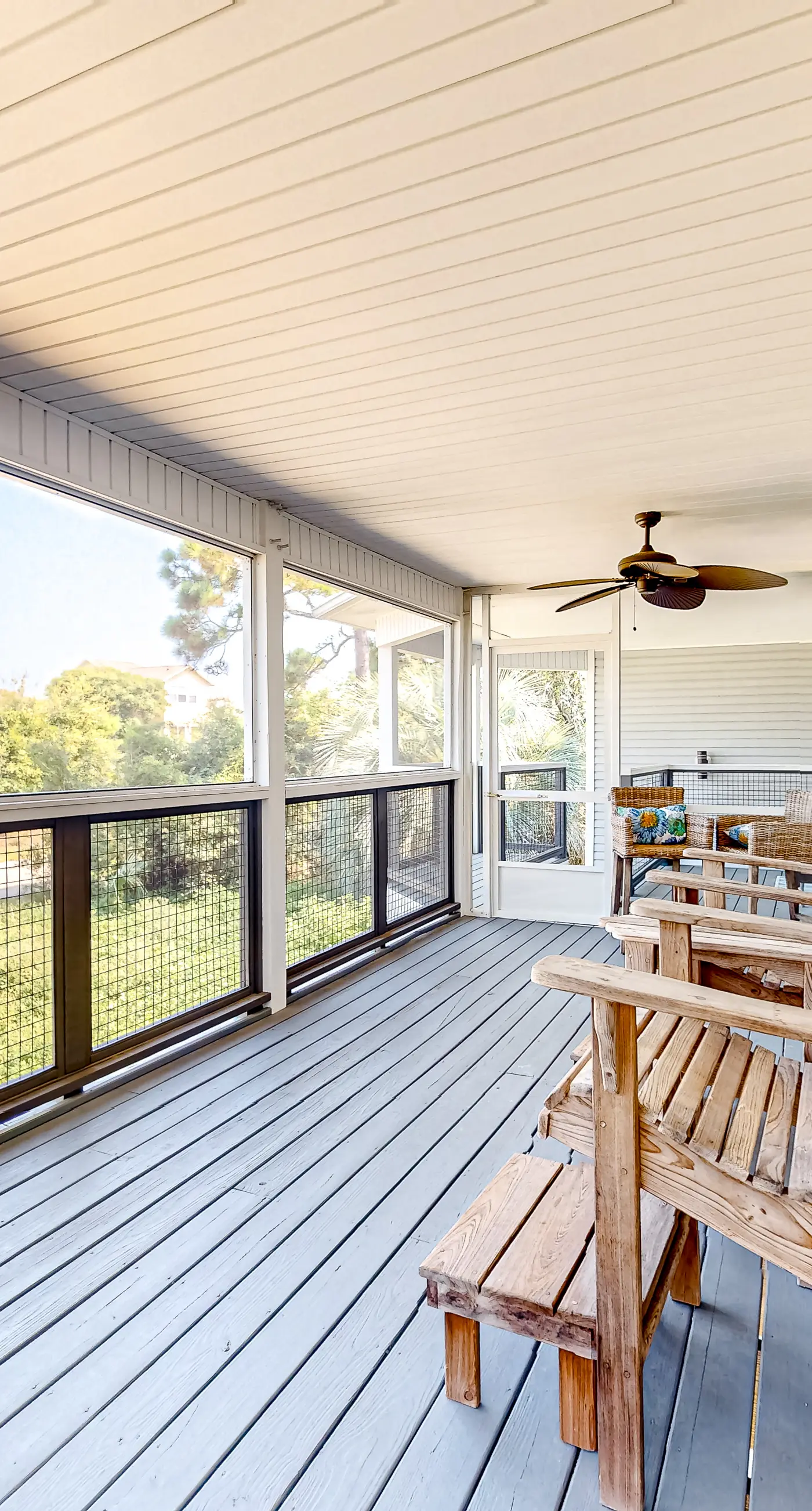 Beautiful dog-friendly home with screened porch & pool access in great location