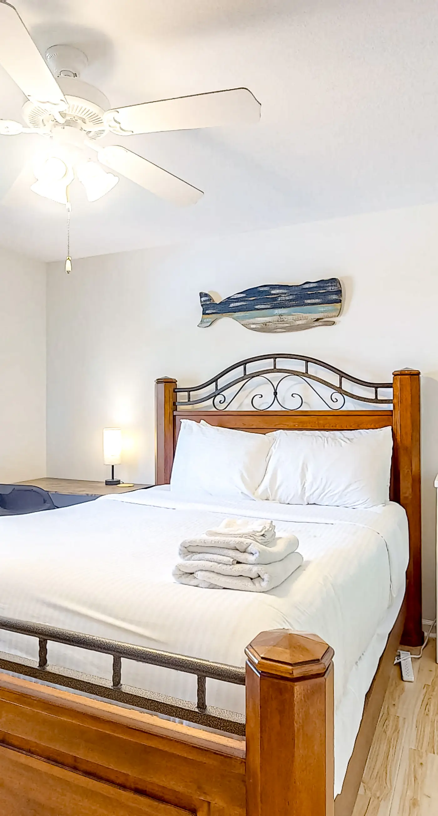 Beautiful dog-friendly home with screened porch & pool access in great location