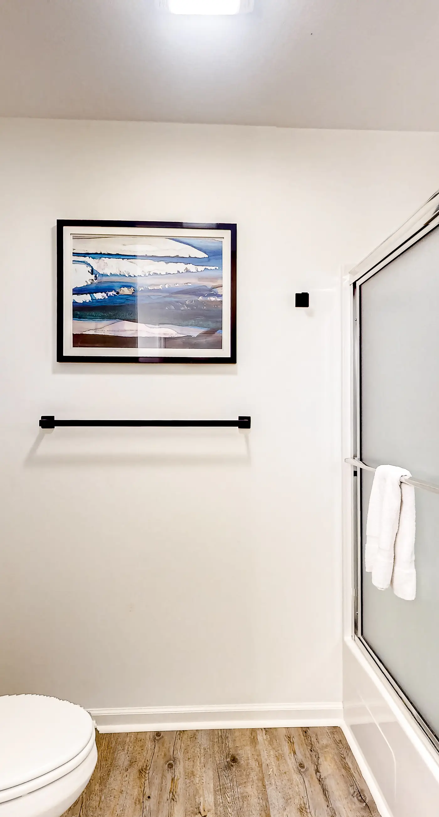 Beautiful dog-friendly home with screened porch & pool access in great location