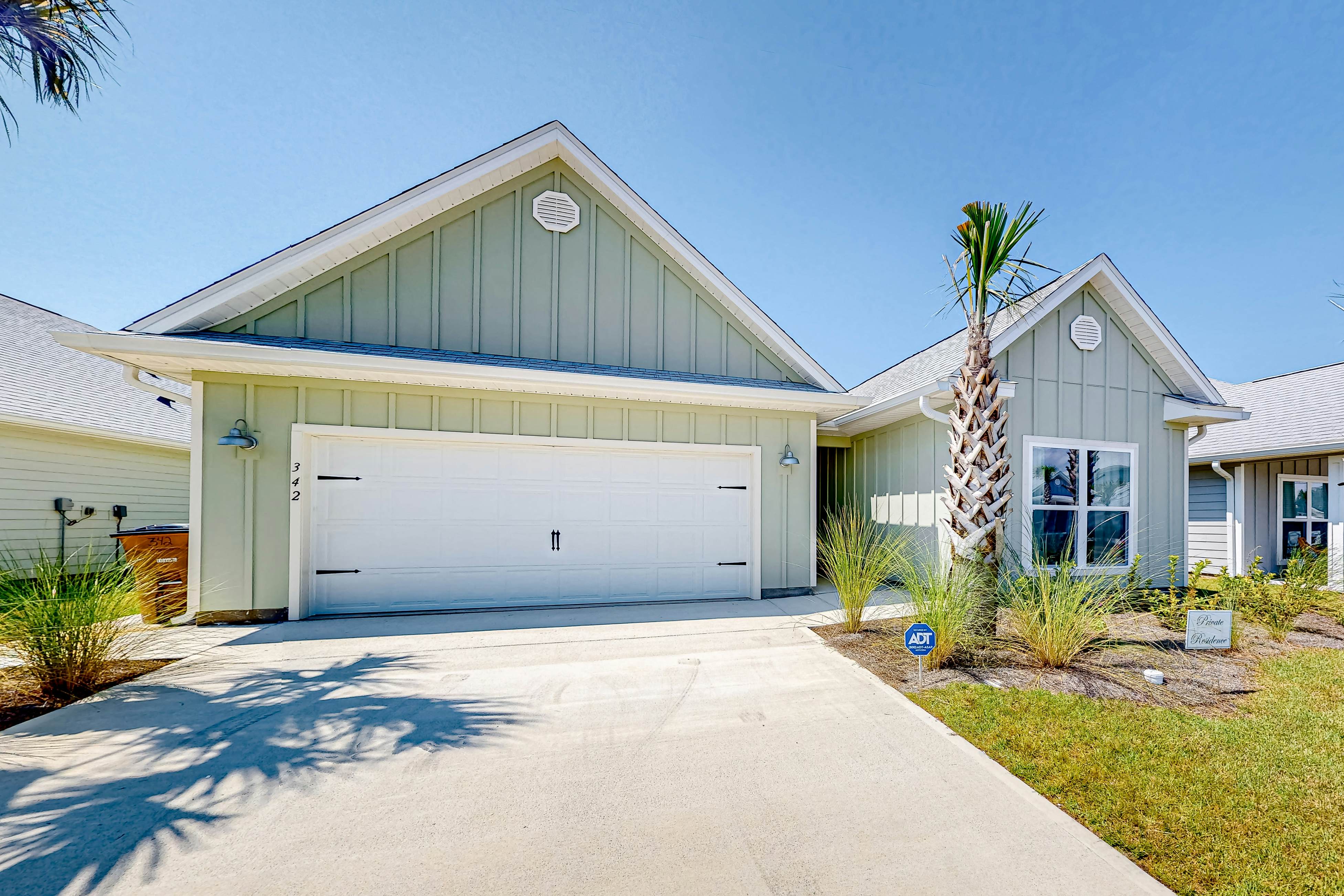 Windmark home with mother-in-law suite, pool access, washer/dryer, and AC