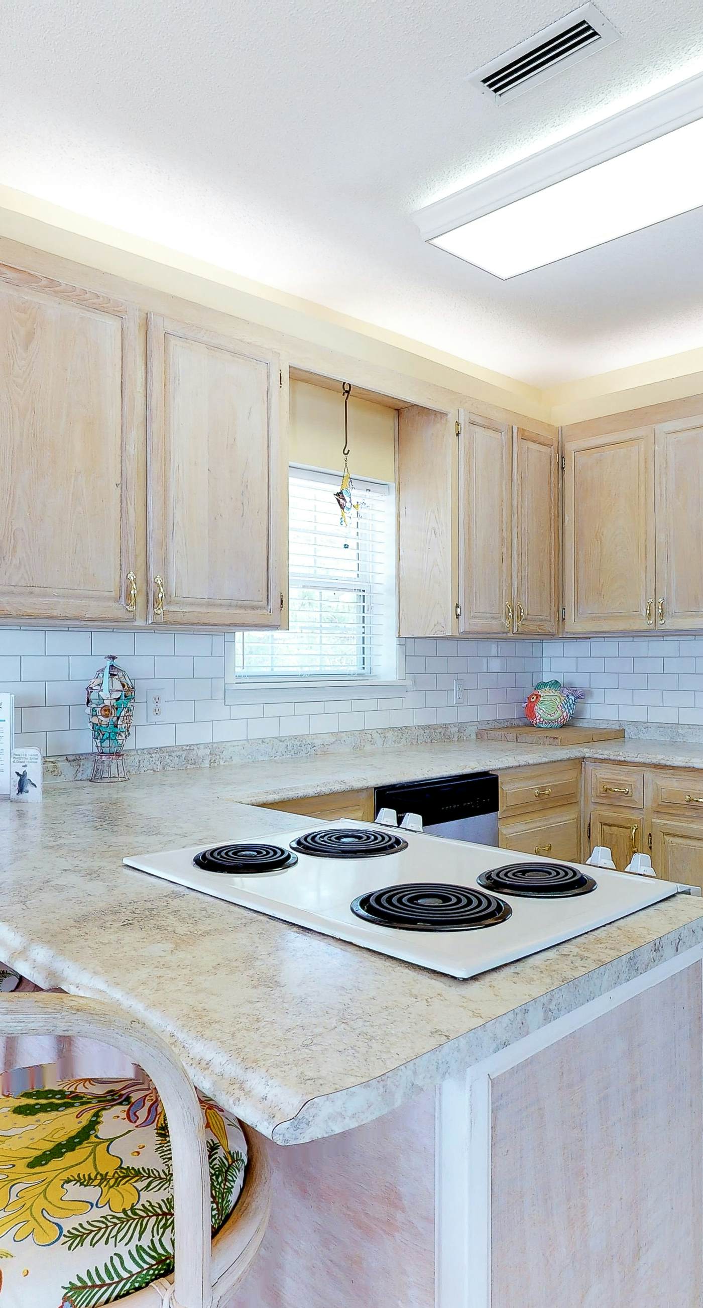 Bayfront home on the East End with private heated pool, fishing pier & deck