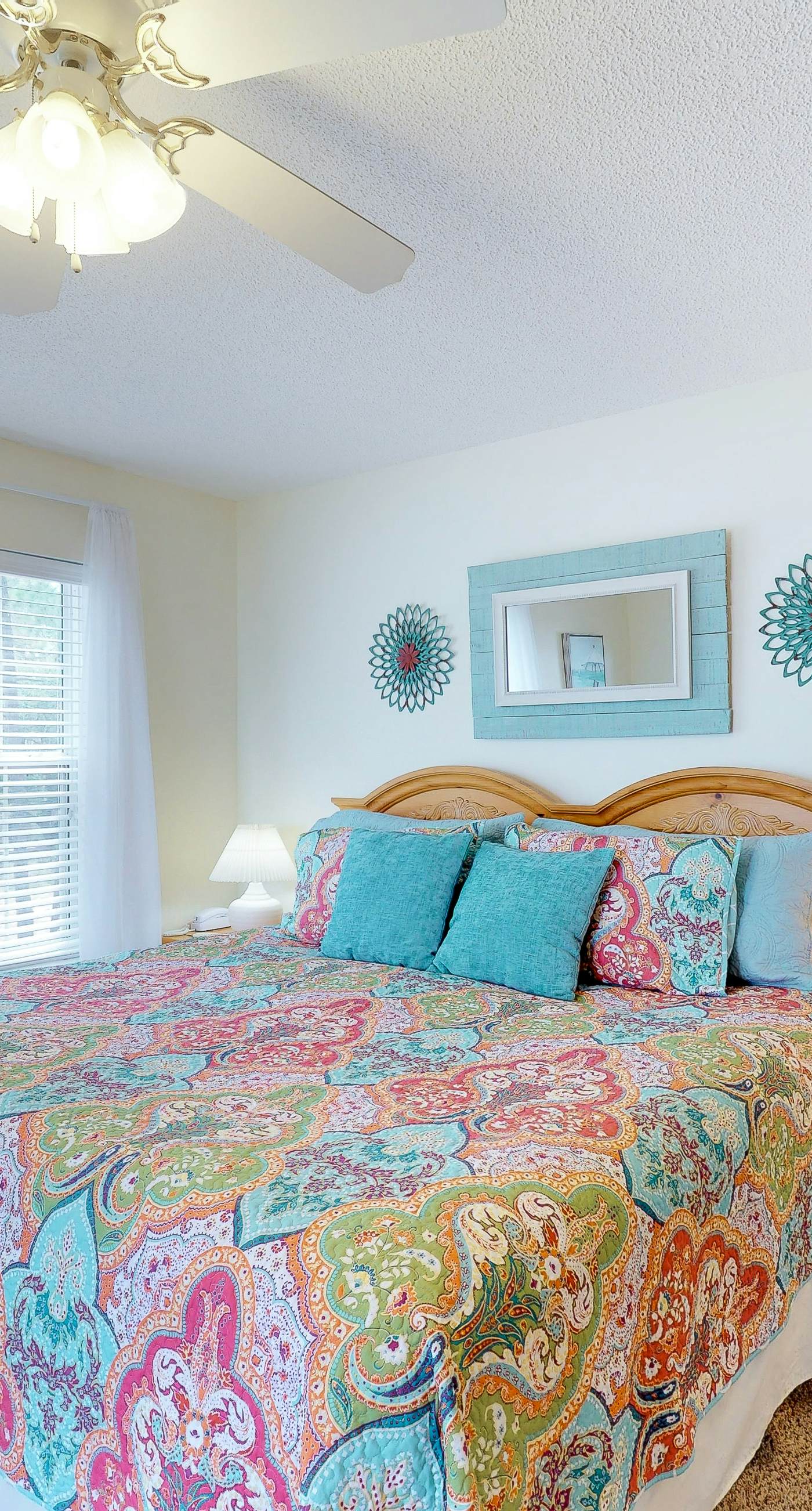 Bayfront home on the East End with private heated pool, fishing pier & deck