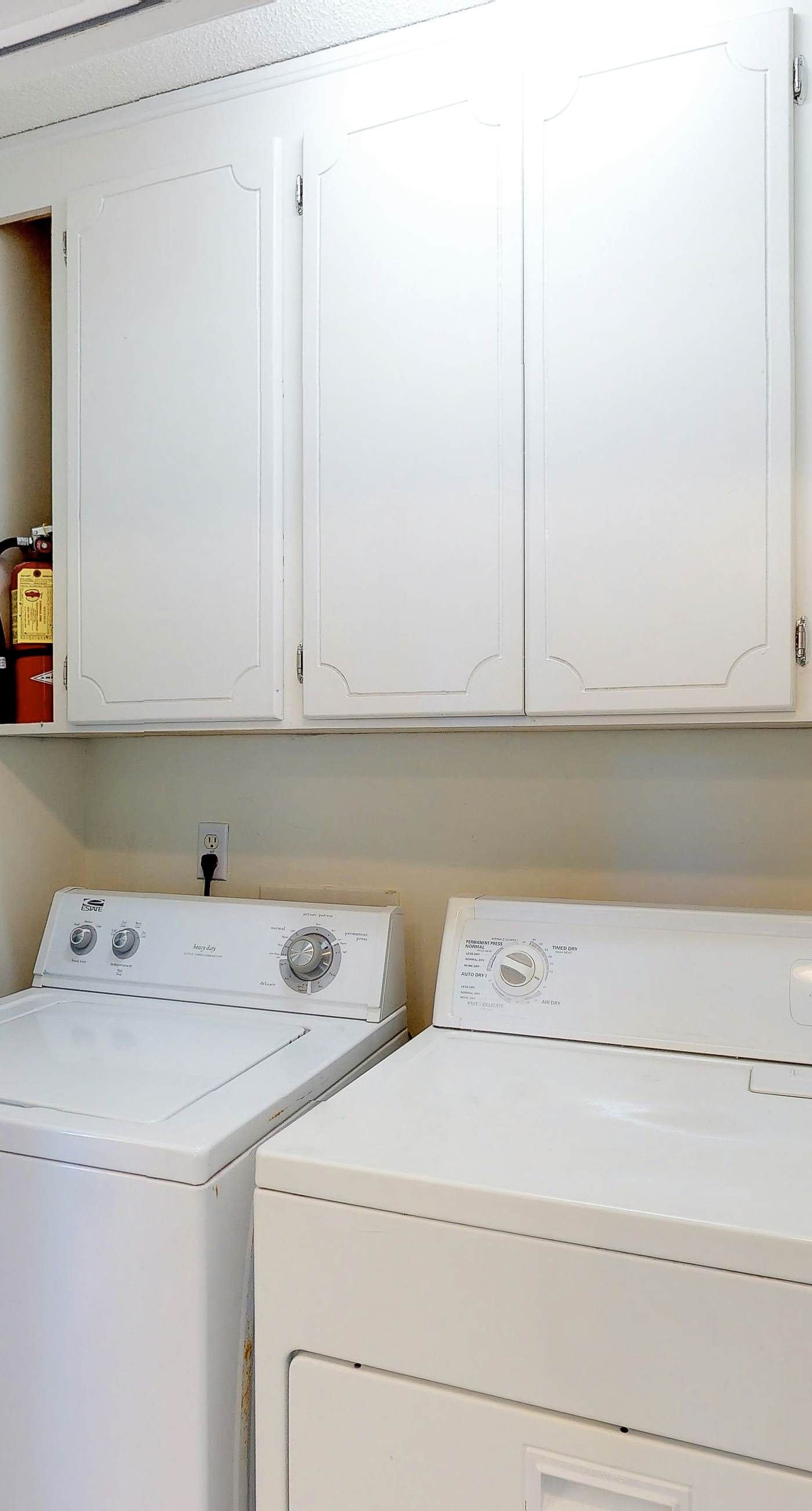 Bayfront home on the East End with private heated pool, fishing pier & deck