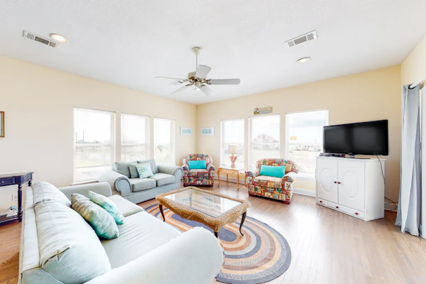 Charming ocean-view gem with a pool, deck, washer/dryer & central AC
