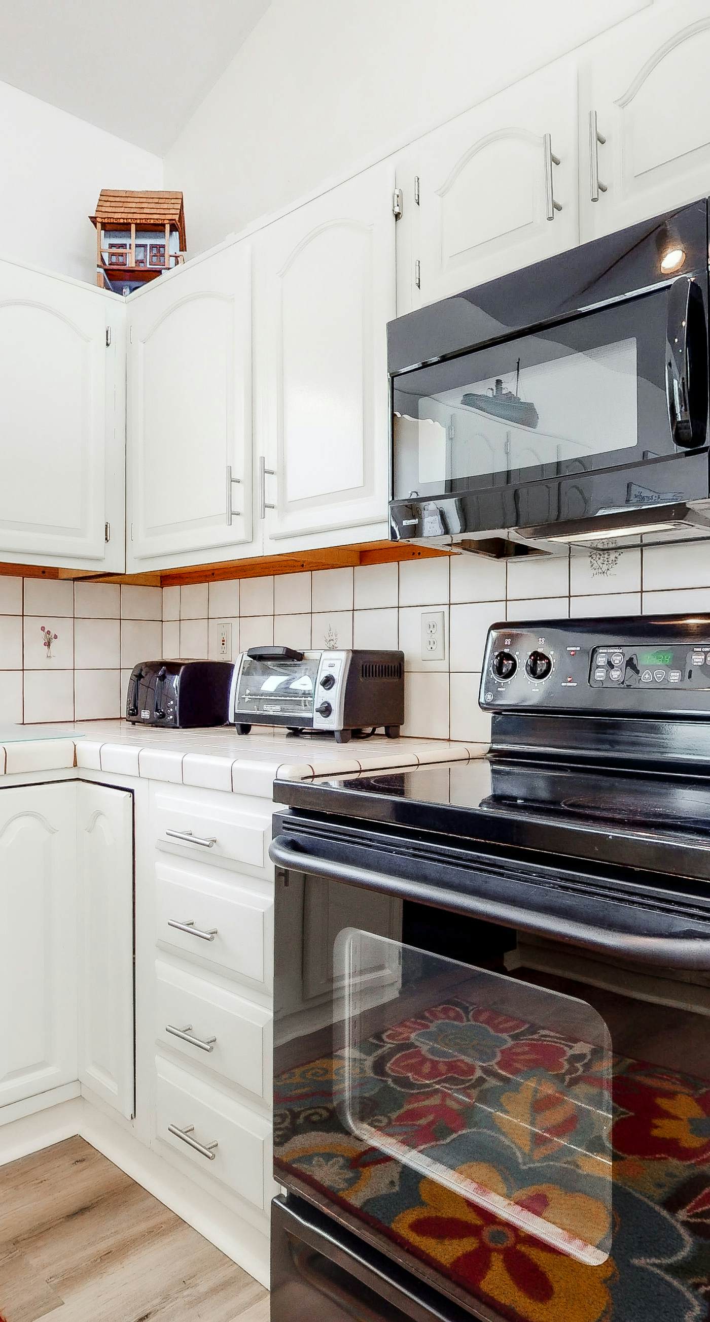 Dog-friendly home near the beach with beach gear, on-site pool & tennis