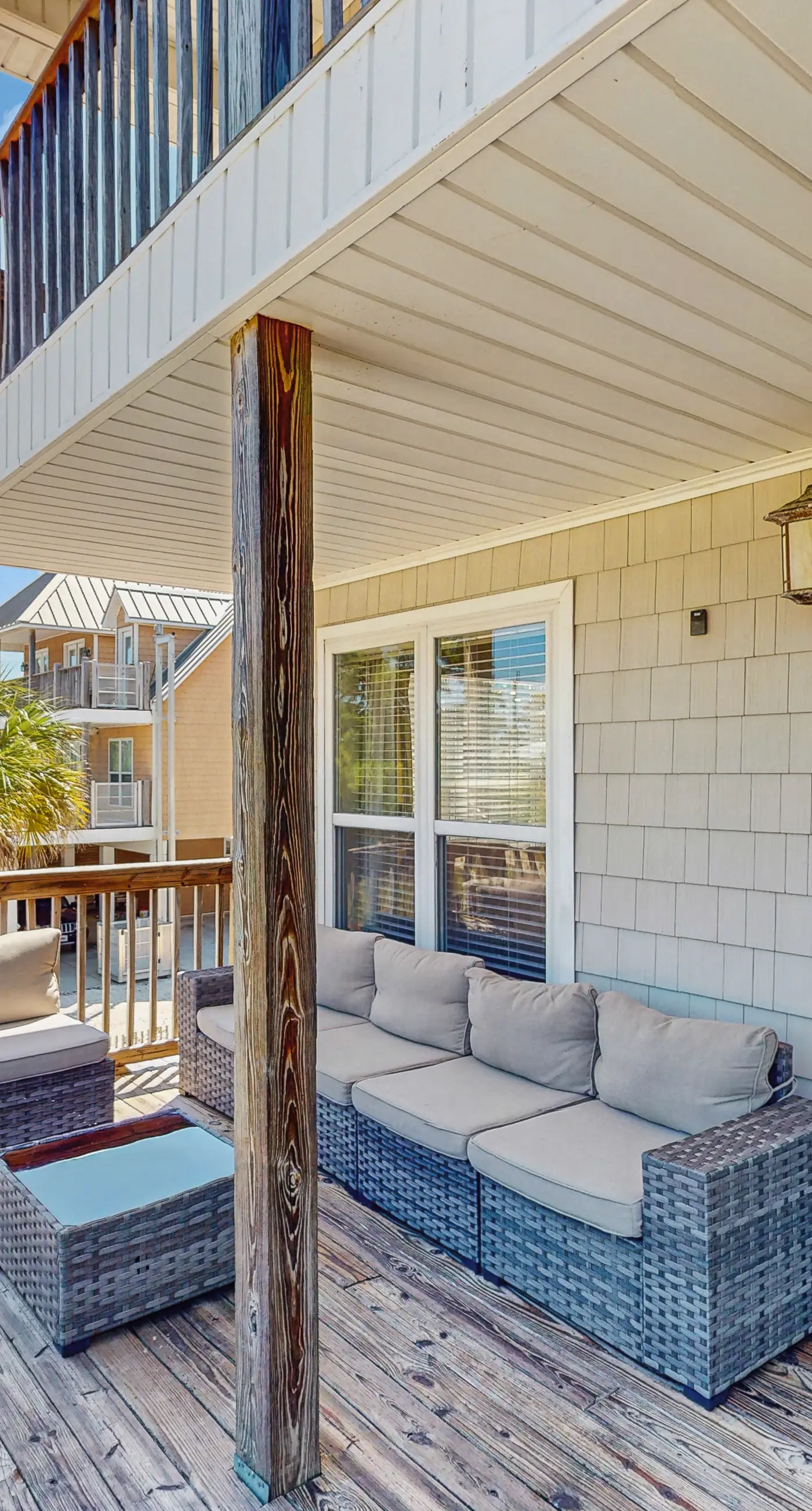 Charming dog-friendly home near the Bay with a pool, washer/dryer & central AC